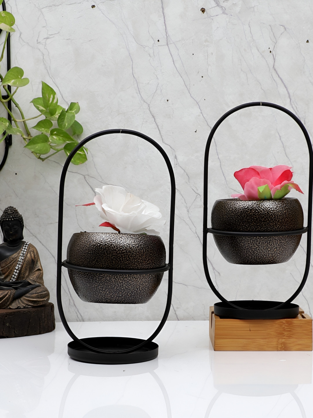 Amaya Decors 2Pcs Black Textured Apple Planters