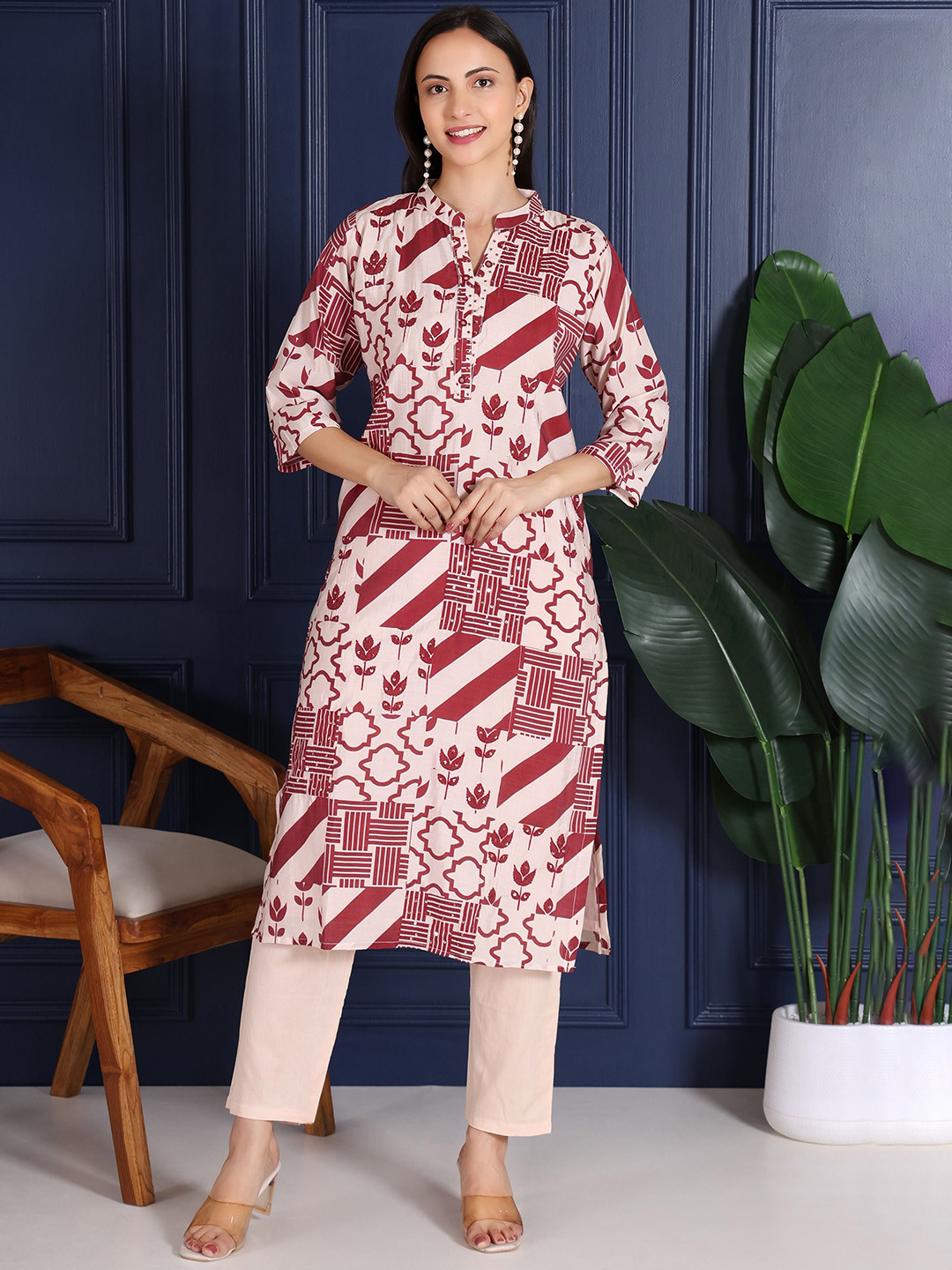 KRIDHAA FASHION BOUTIQUE Women Geometric Embroidered Kurta with Trousers