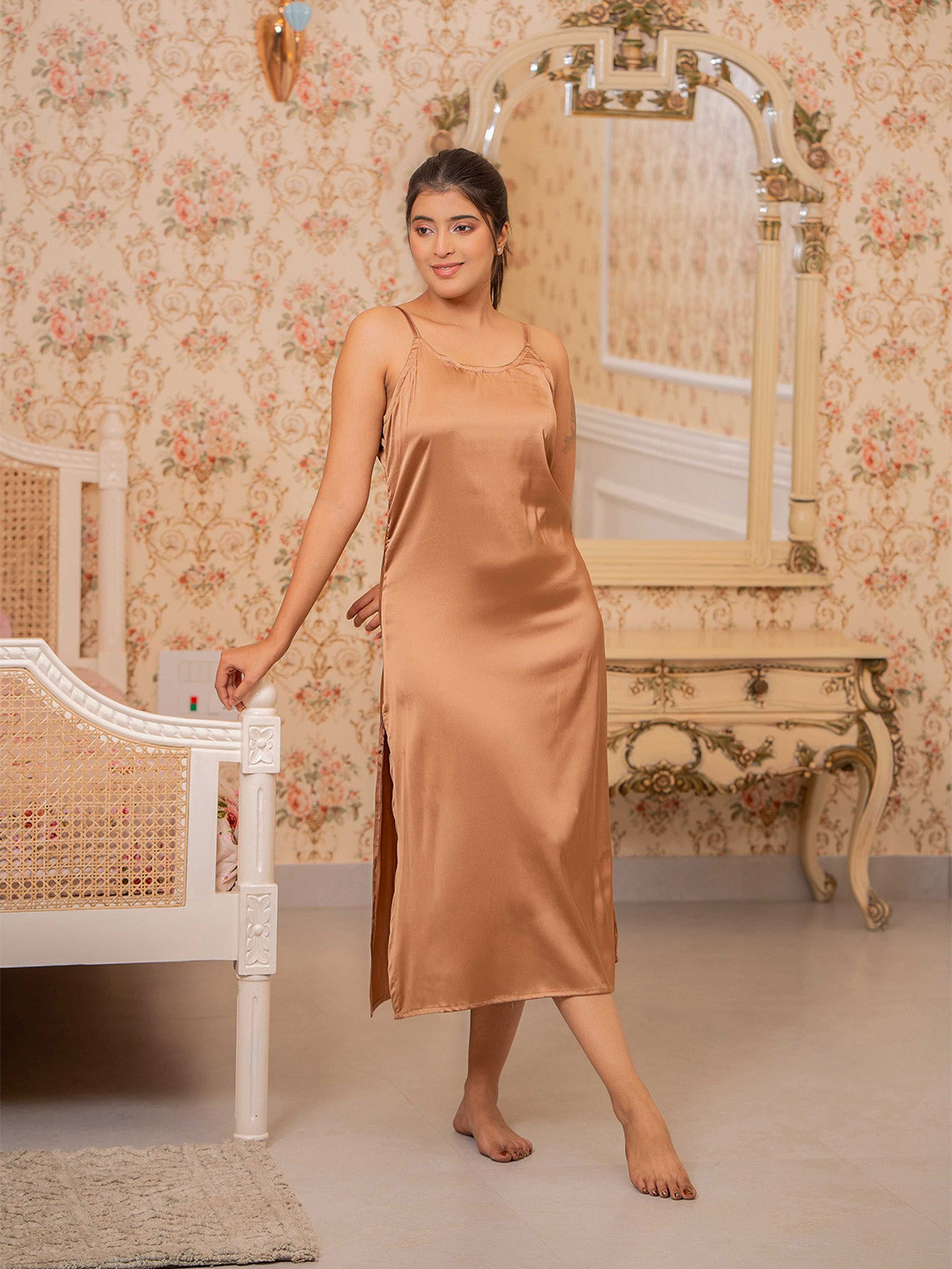 indy Raaga Solid Maxi Sleeveless Nightdress