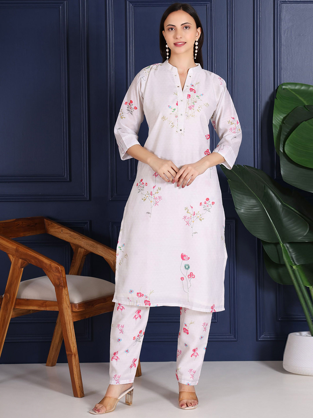 KRIDHAA FASHION BOUTIQUE Women Floral Printed Kurta with Trousers