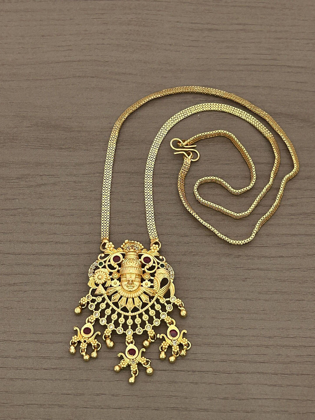 ROFARWORD Gold-Plated Balaji Minimal Traditional Necklace