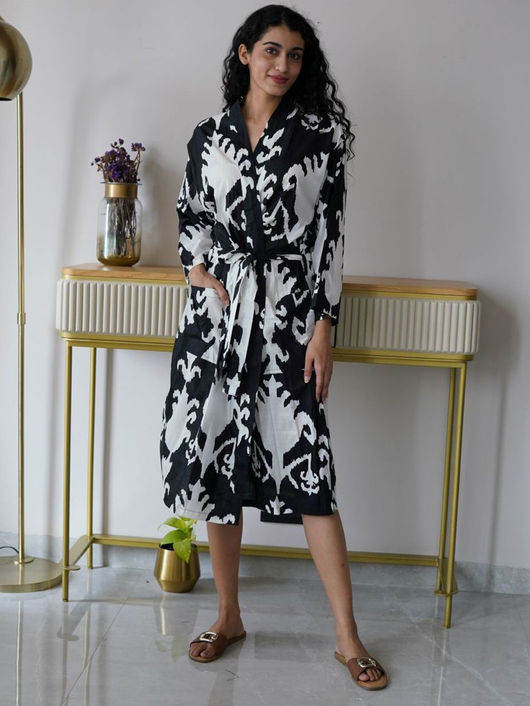 The Quince Life Women Ikat Geometric Black Robe