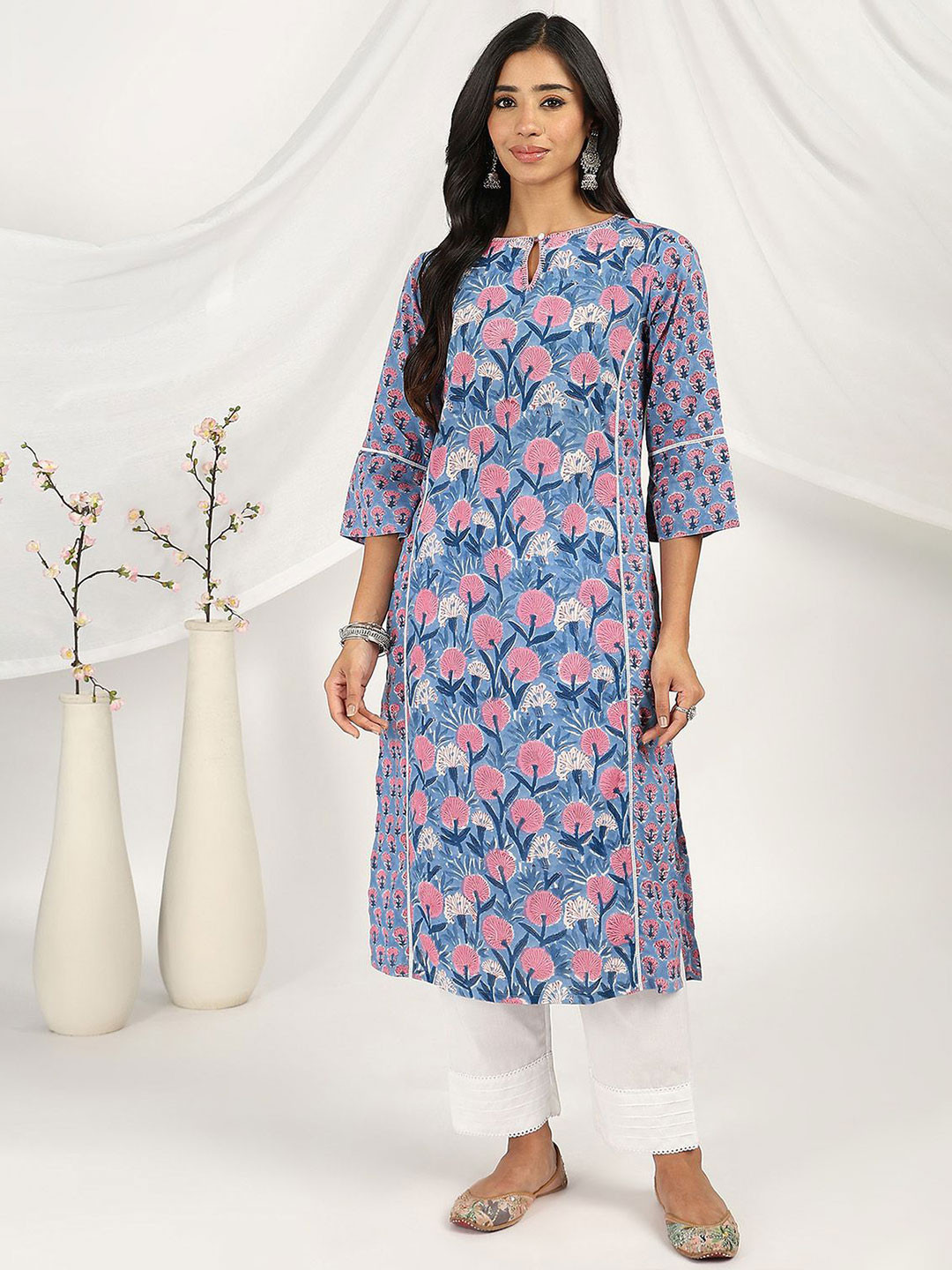 Tahiliya Women  Floral Printed Handloom A-Line Kurta