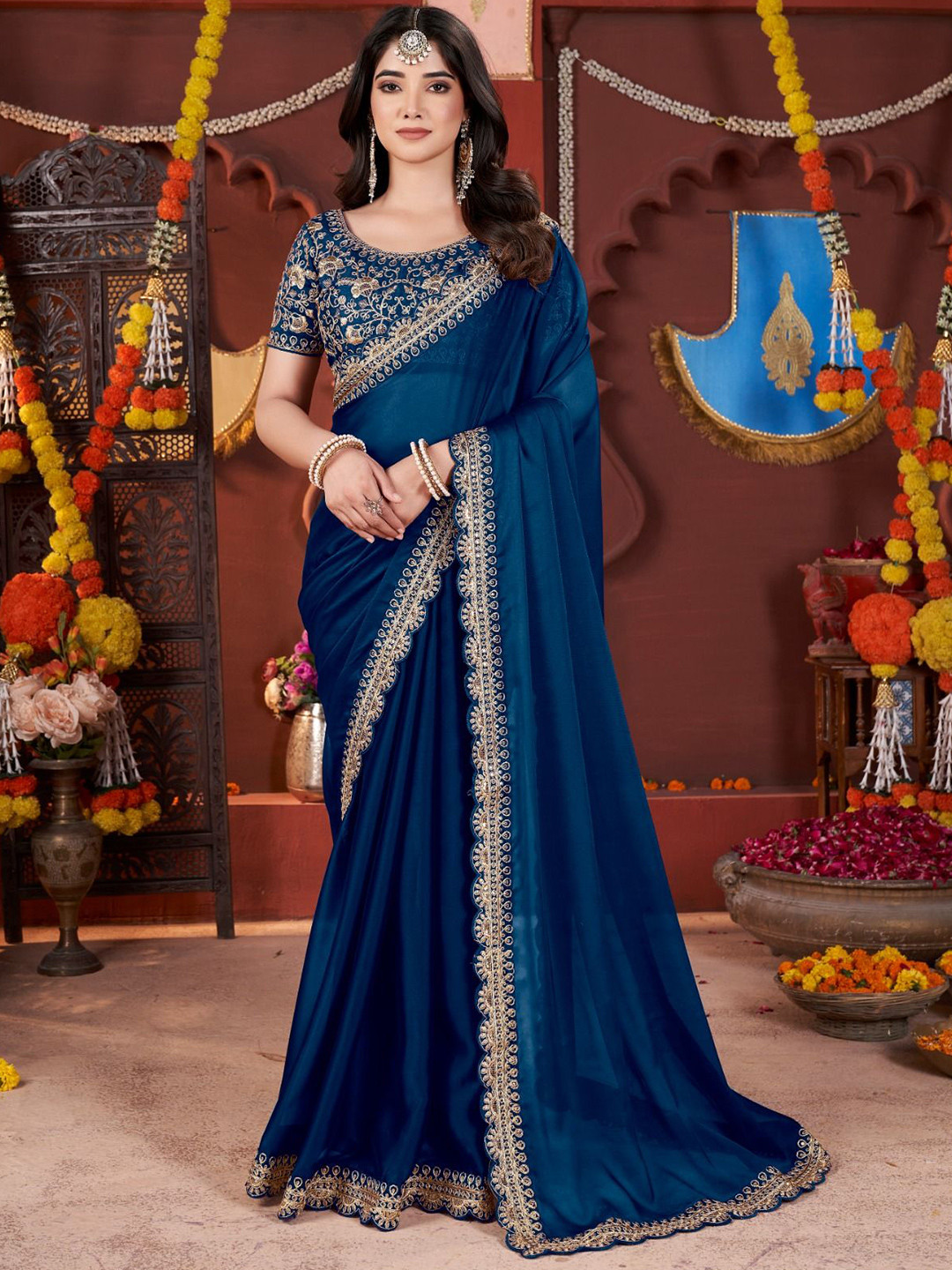 DHARMEE Solid Sequinned Saree With Embellished Border