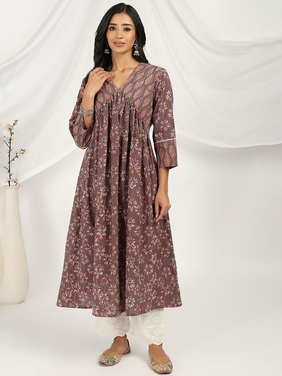 Tahiliya Daboo Floral Printed Empire Sequinned Pure Cotton A-Line Kurta