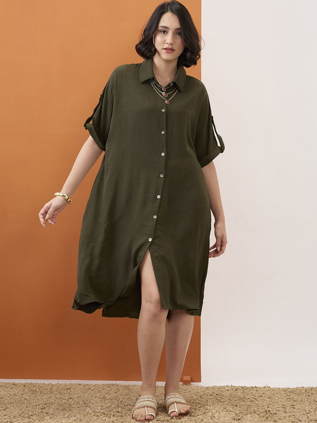 Globus Solid Collared Neck Roll-Up Sleeves Curved Hem Midi Shirt Dress