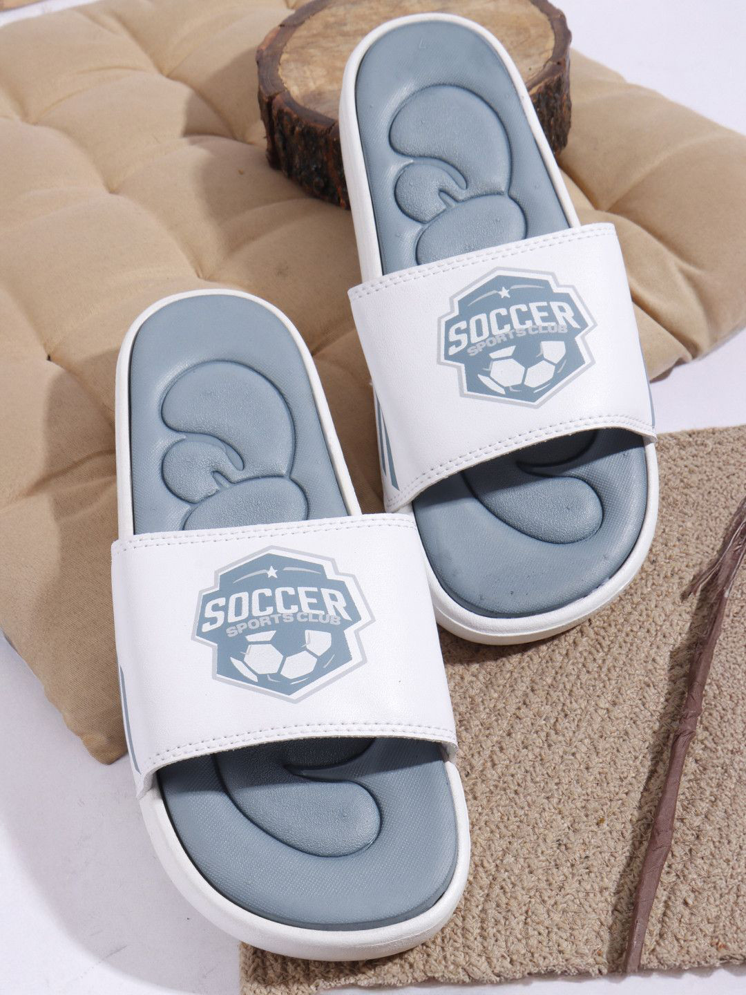 JUMPLITE Women Printed Rexine Outdoor Casual Slider