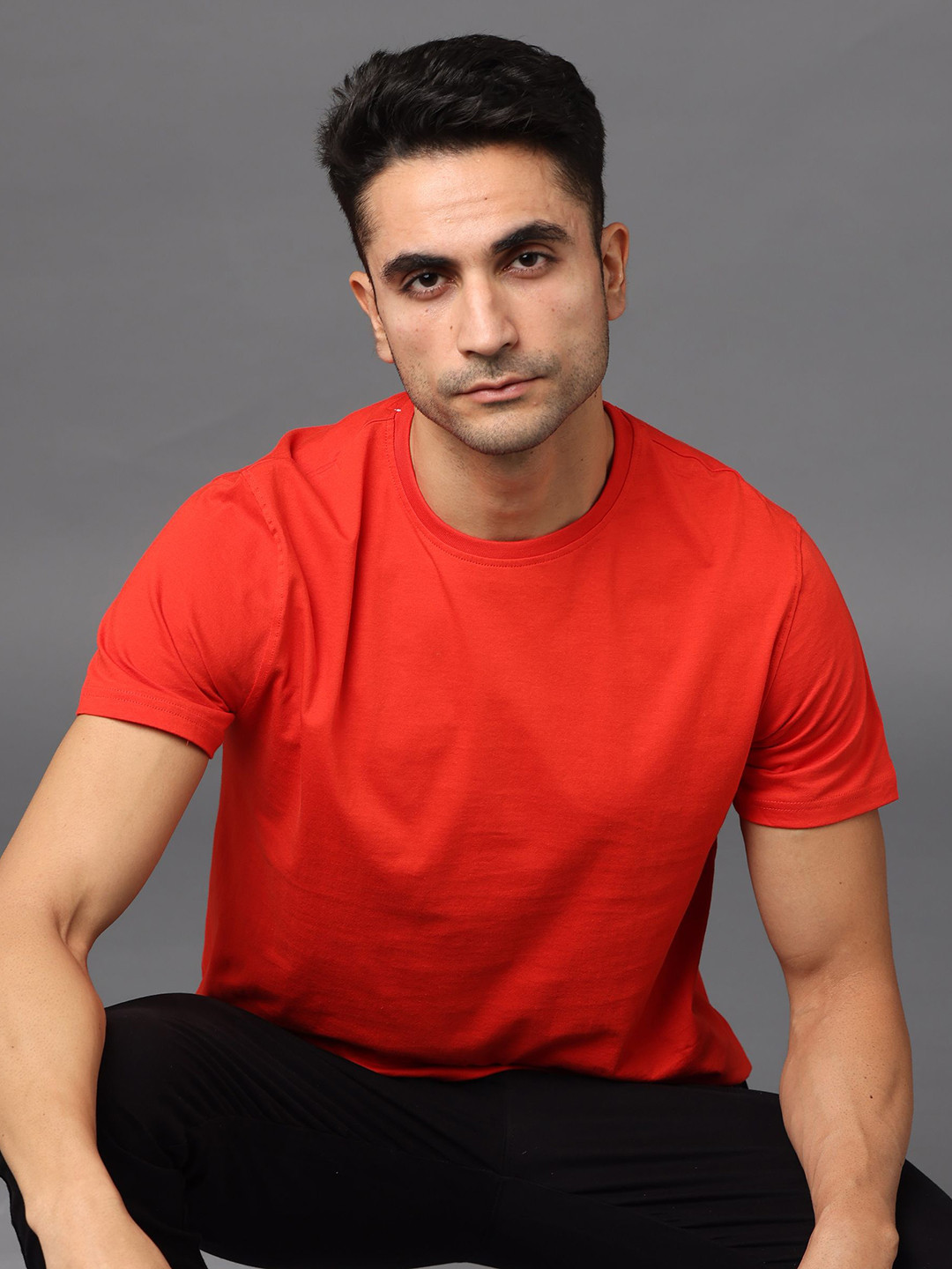 SHOWKEY Men Round Neck Cotton T-shirt