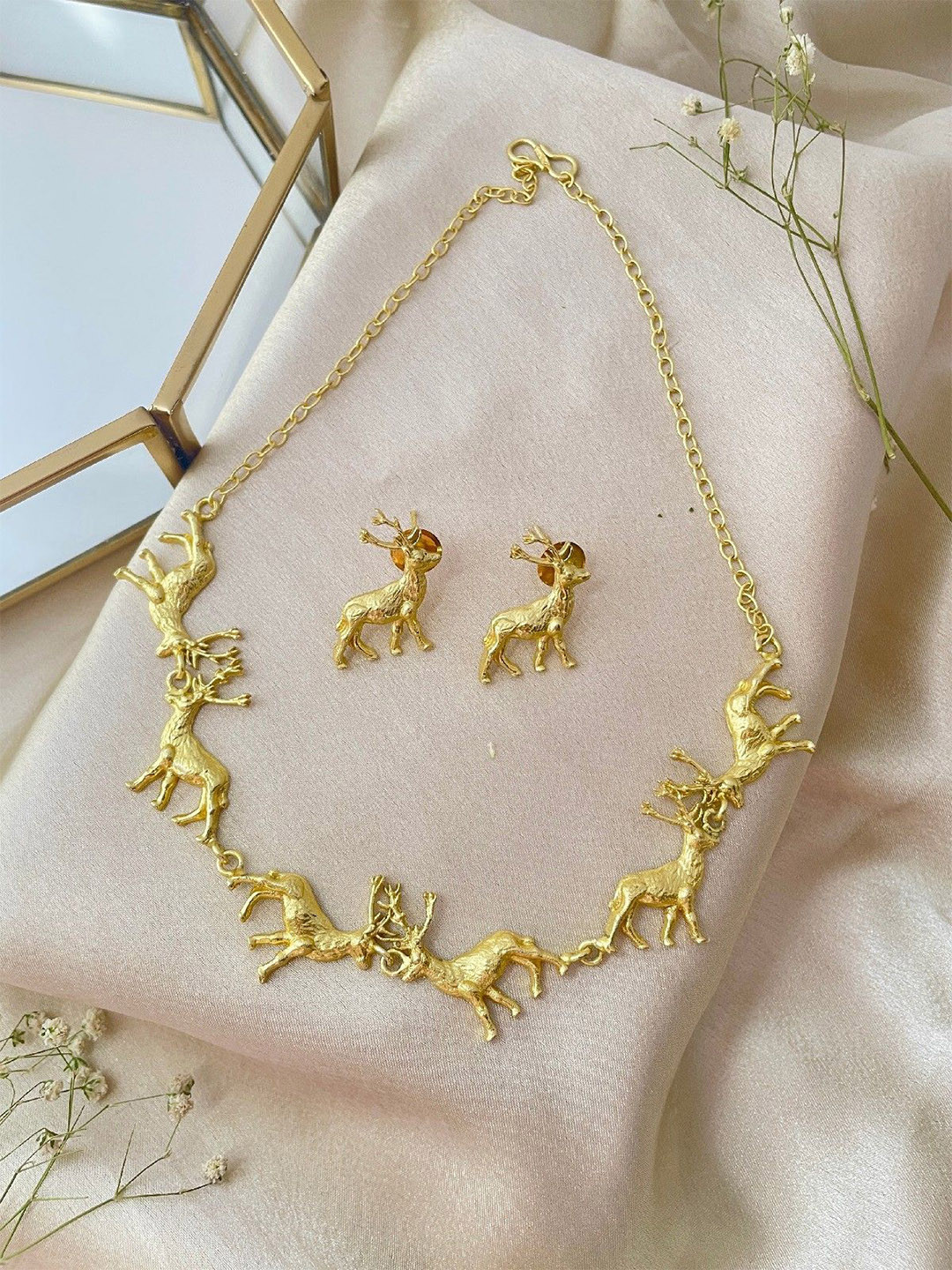 ISHKAARA Gold-Plated Reindeer Jewellery Set