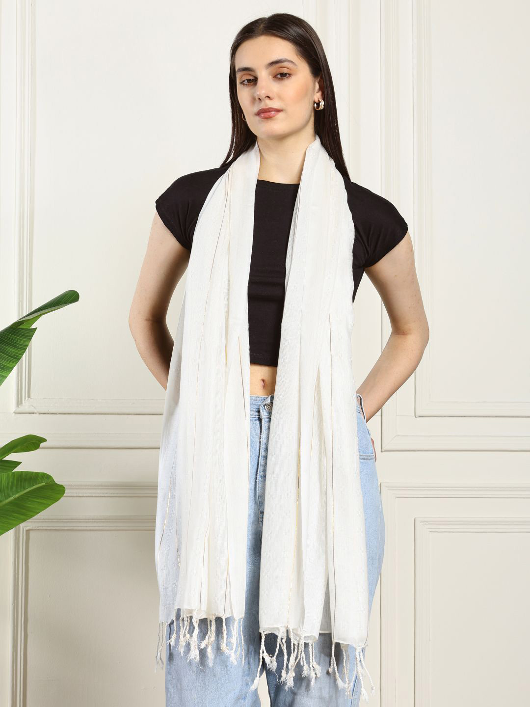 Ravaiyaa Women Zari Striped Tassel Scarf
