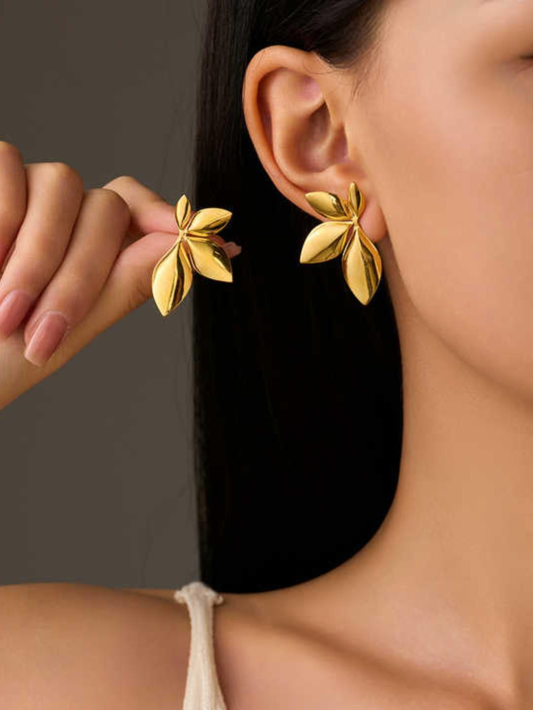 Tipsy closet Floral Drop Earrings