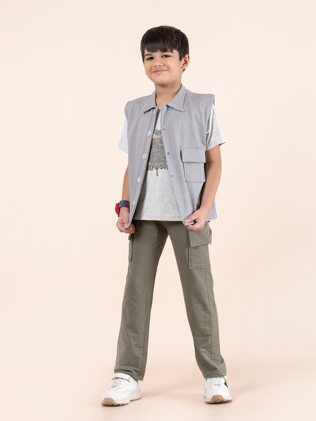 Taatoom Set of 3 Knitted T-shirt Pants and Sleeveless Jacket