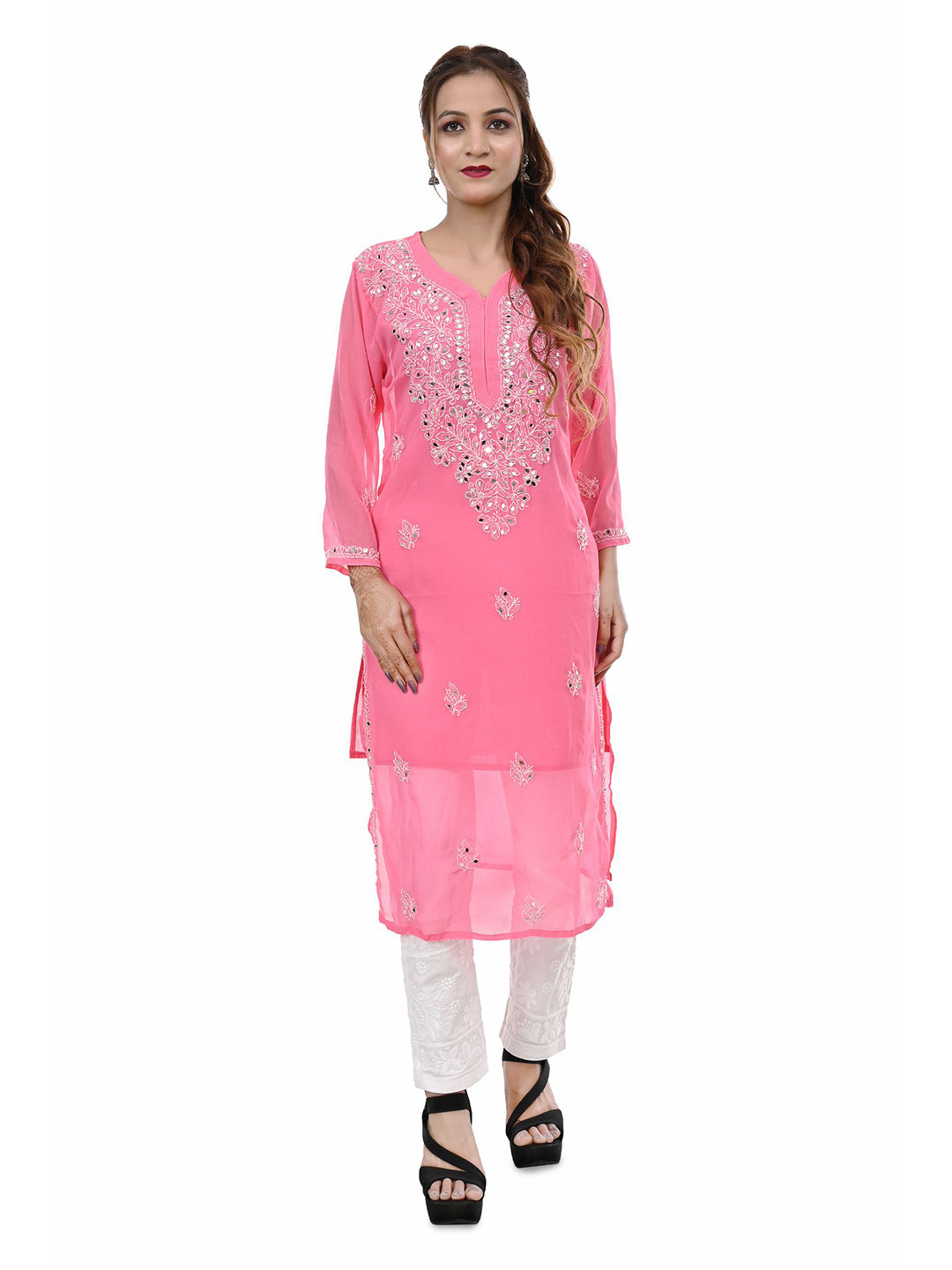 BEAUTY CHIKAN HANDICRAFTS Chikankari Floral Embroidered Straight Kurta