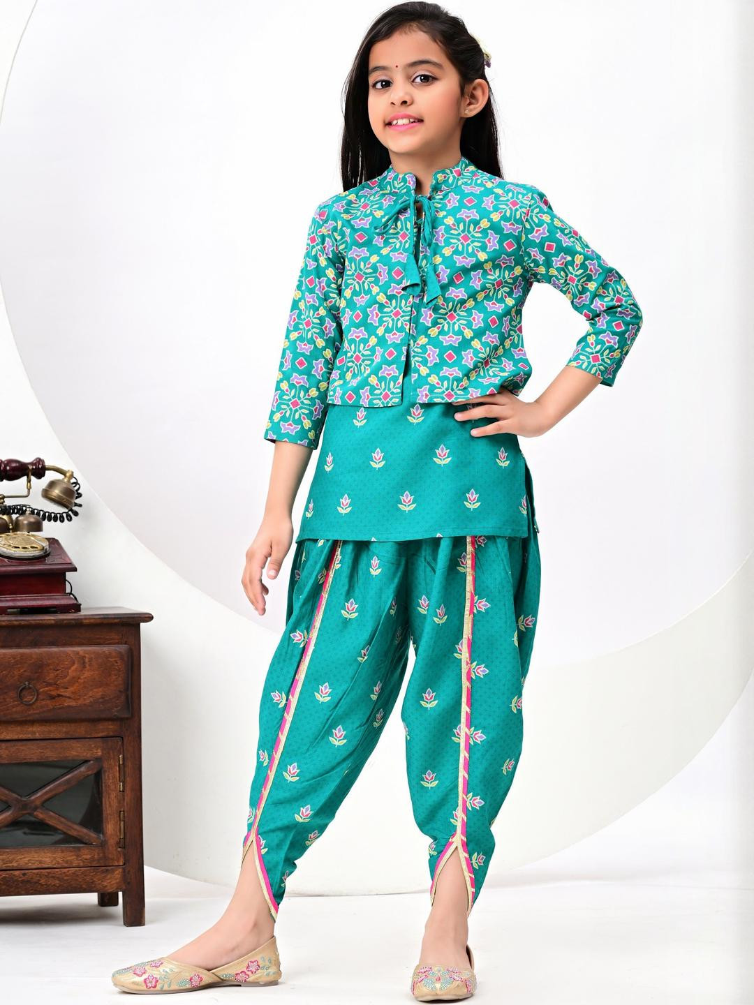 Flyfinns Girls Printed Clothing Set with Jacket