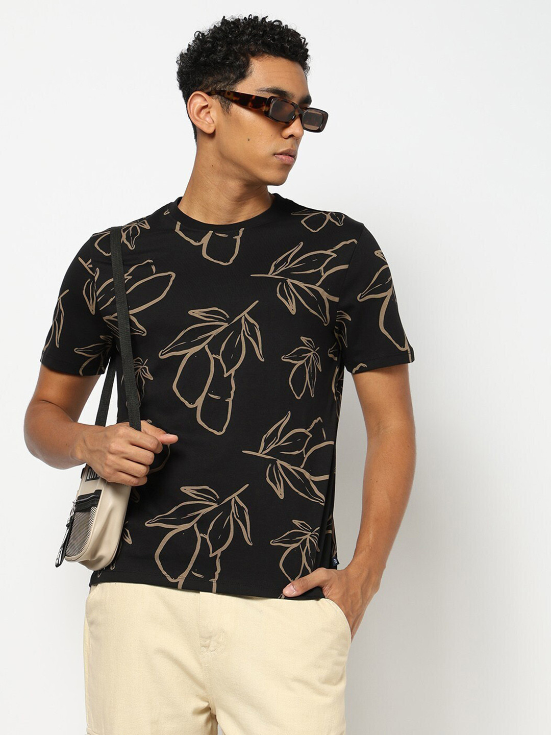 GAP Conversational Printed Round Neck Pure Cotton T-shirt