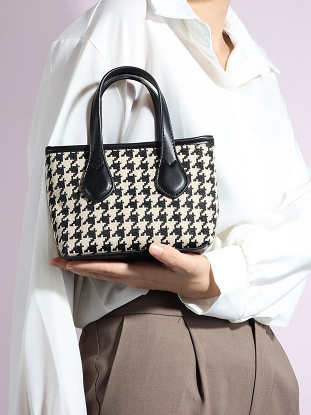 CORSICA Women Checked Baguette Satchel Bag
