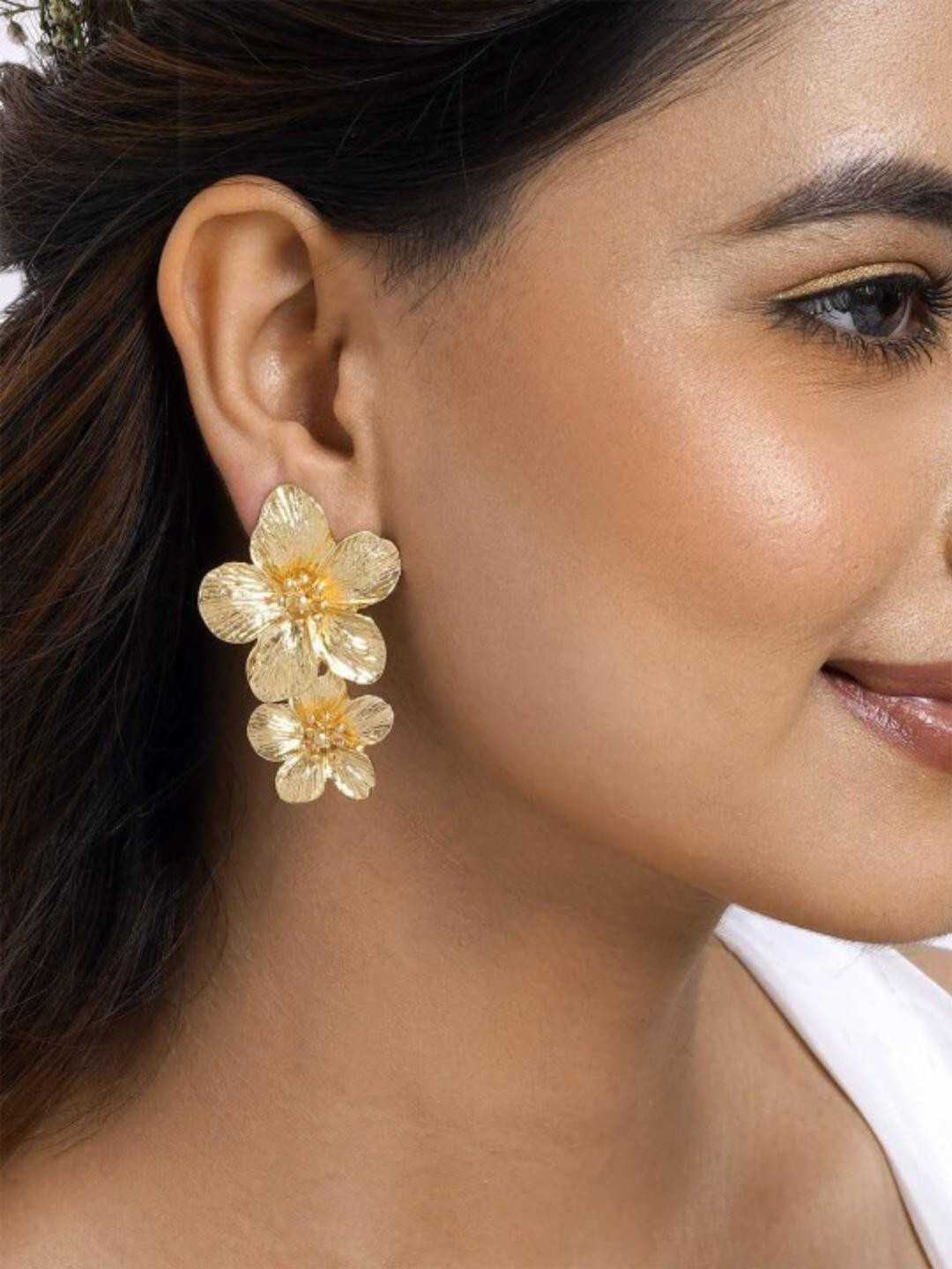 Tipsy closet Floral Drop Earrings