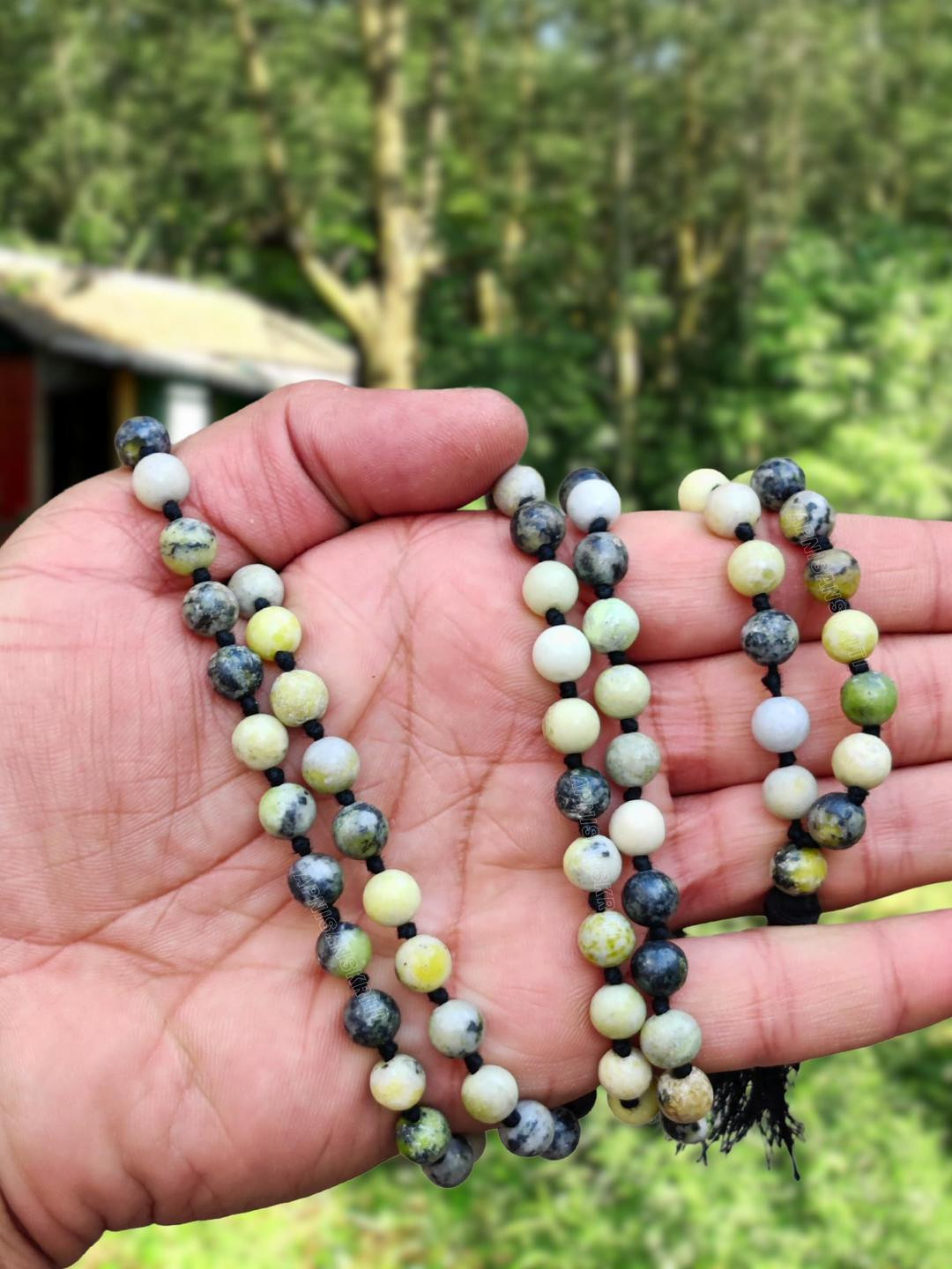 Apnisanskriti Unisex Serpentine Stone Mala