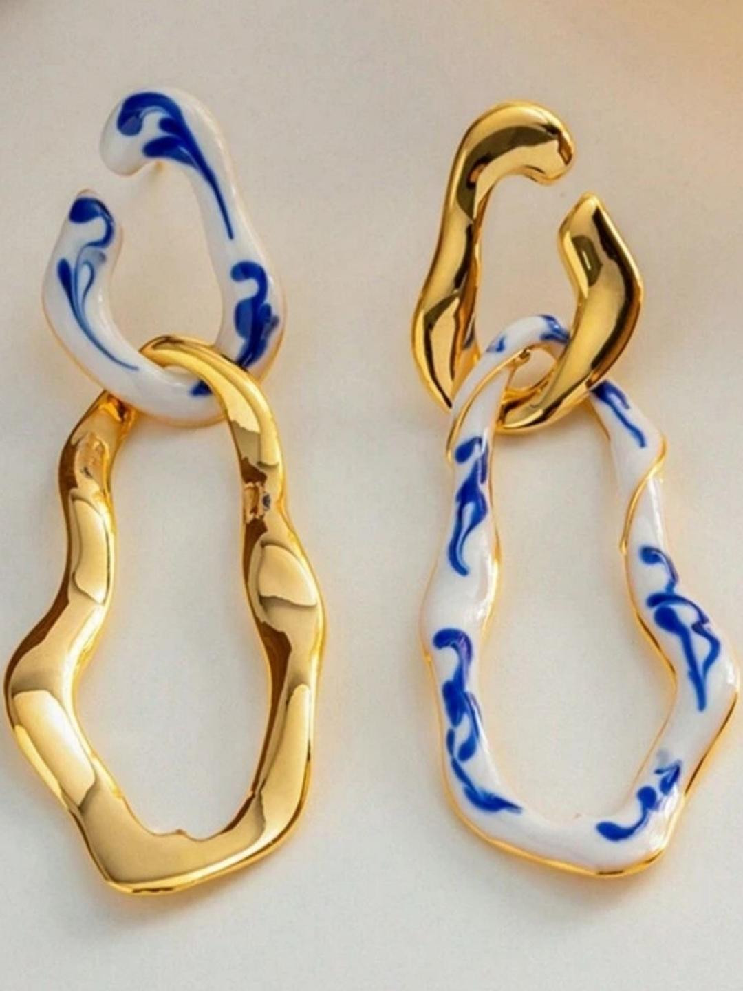 A little Extra Gold-Plated Drop Earrings