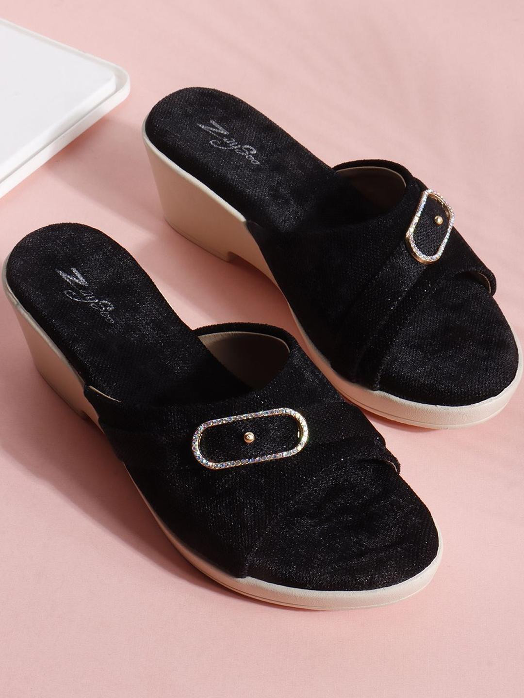 ZAYSOO Women Black Comfort Sandals