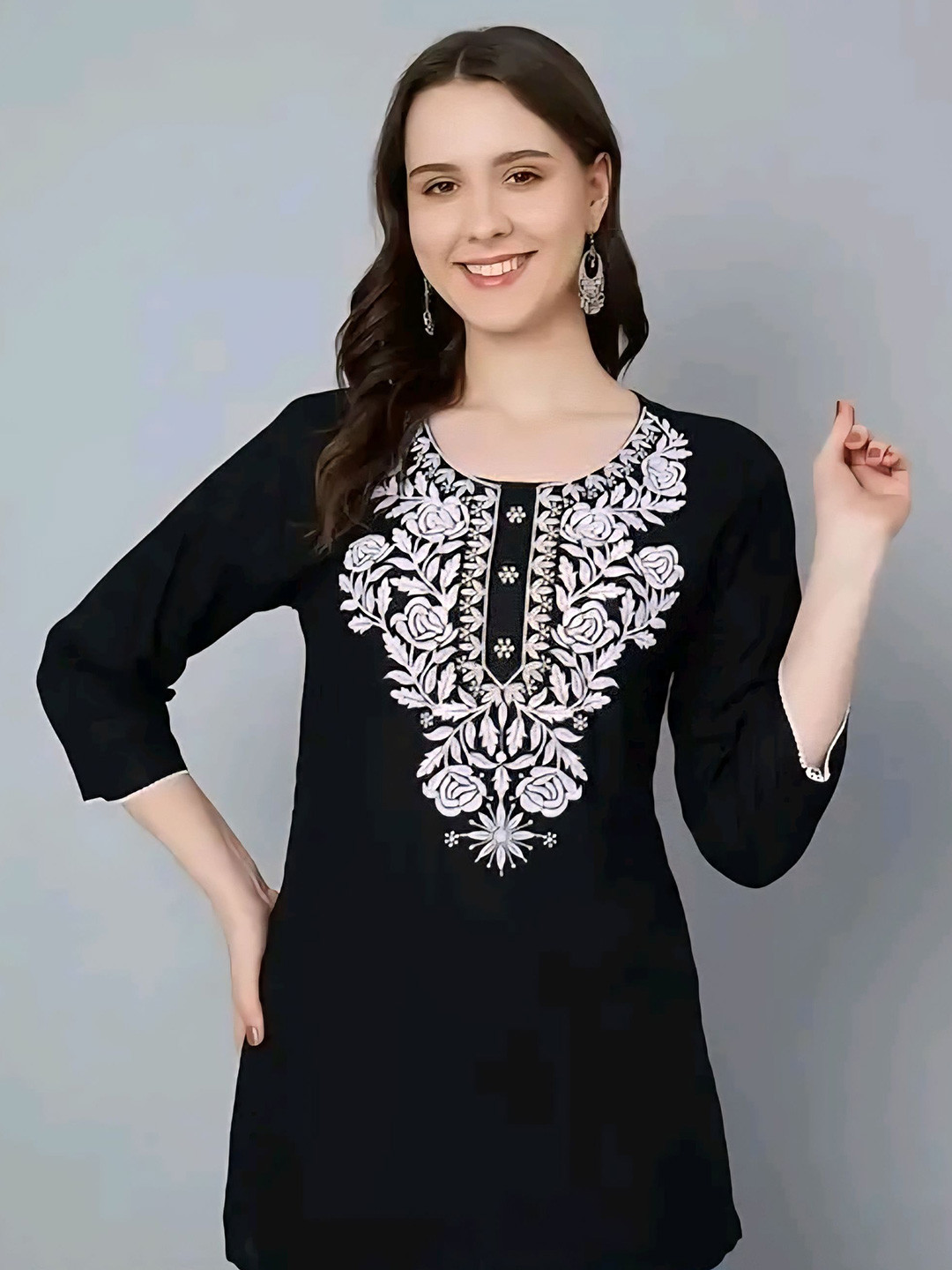 CROWN KING Women Embroidered Kurti