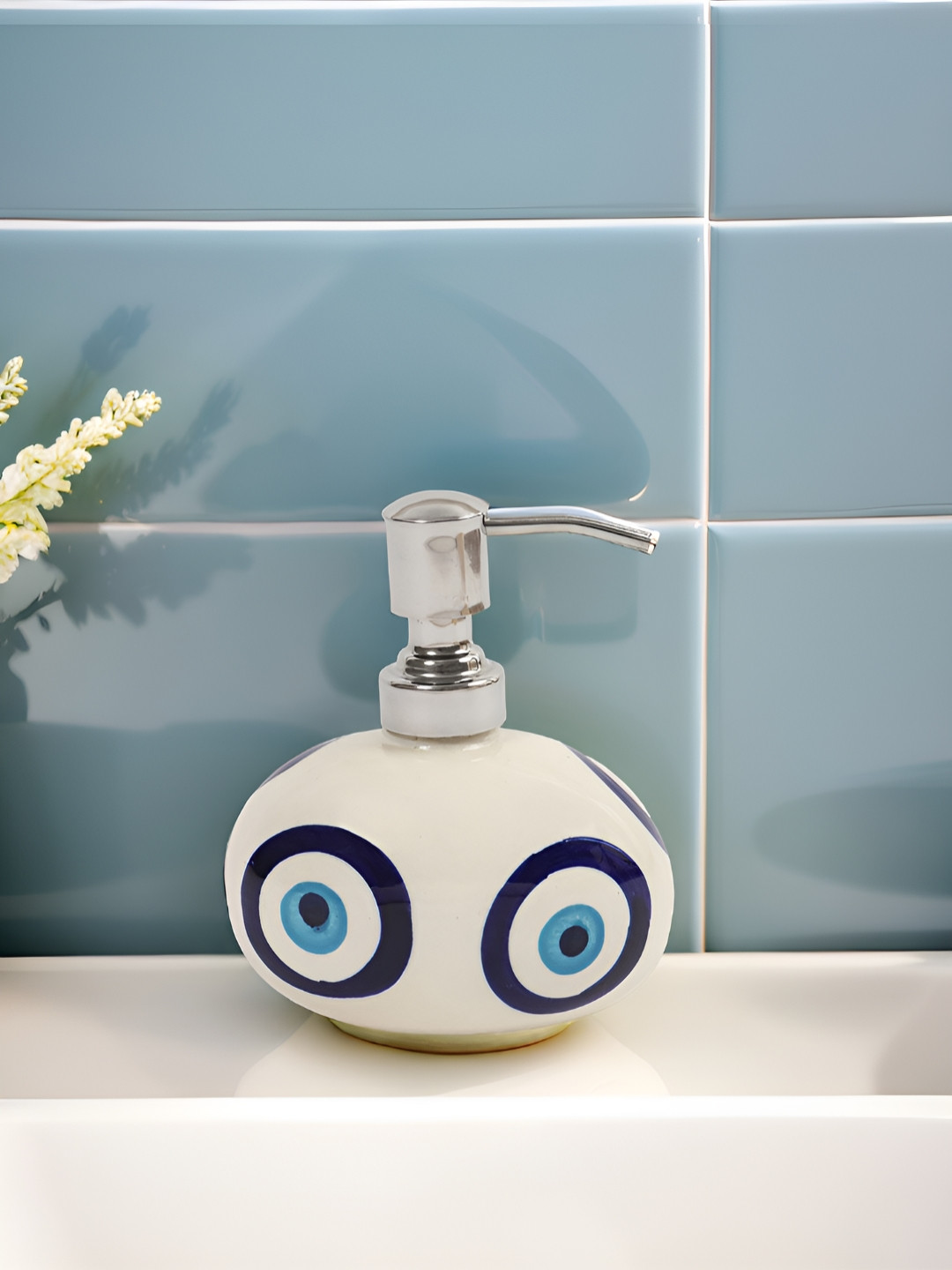 CLIO'S HERITAGE STORE White & Blue Textured Ceramic Soap Dispenser