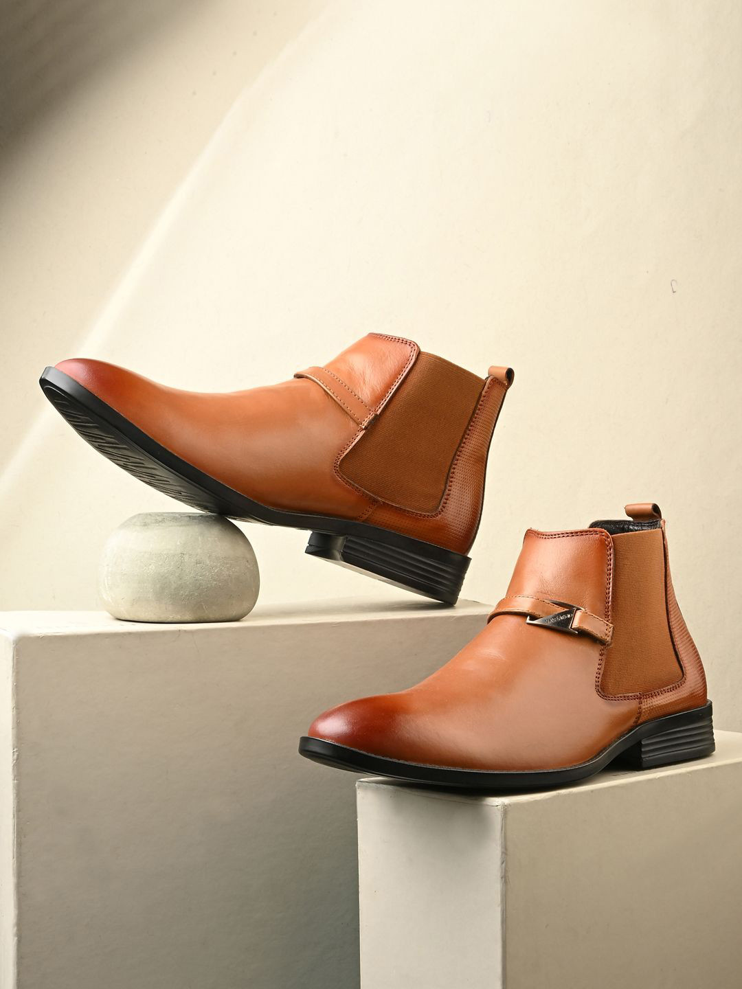 Valentino Men Leather Chelsea Boots