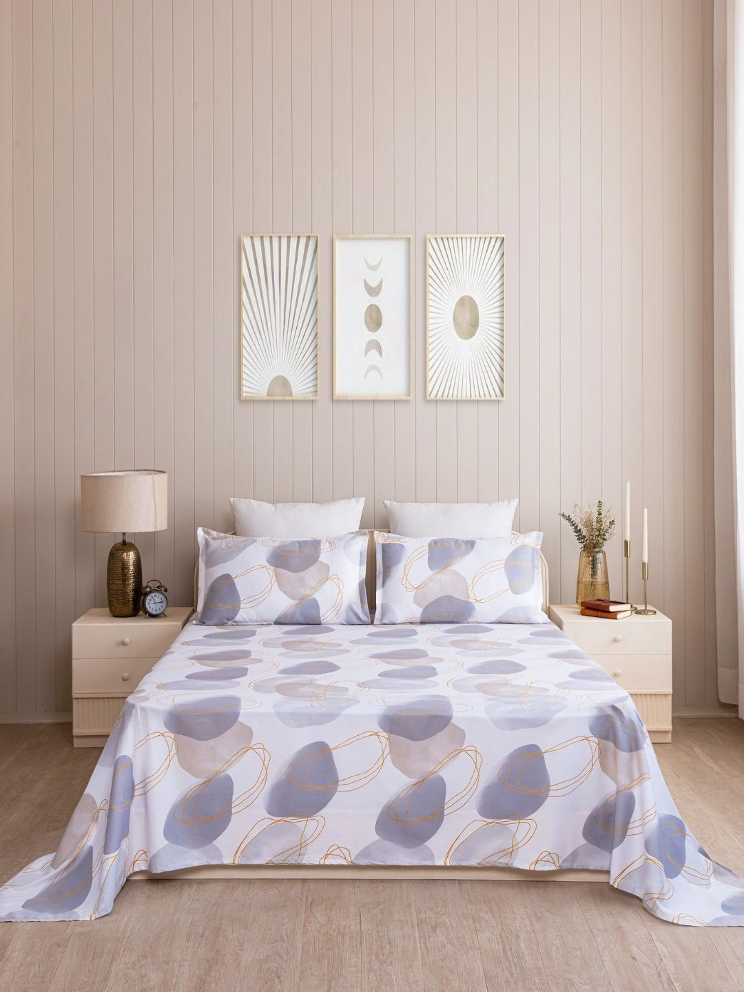 HOMEMONDE Spheres Of Serenity White Abstract Cotton 210 TC Double Fine Bedsheet with 2 Pillow Covers-90 x 60 inches