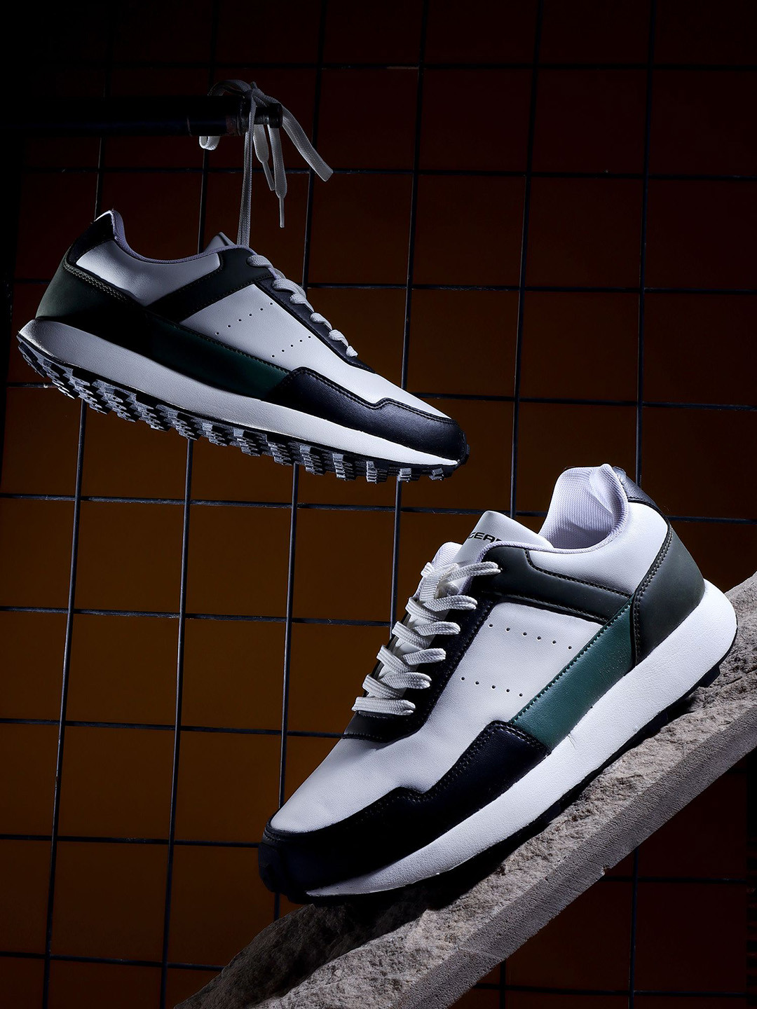 Hygear Wales Men Colourblocked Sneakers