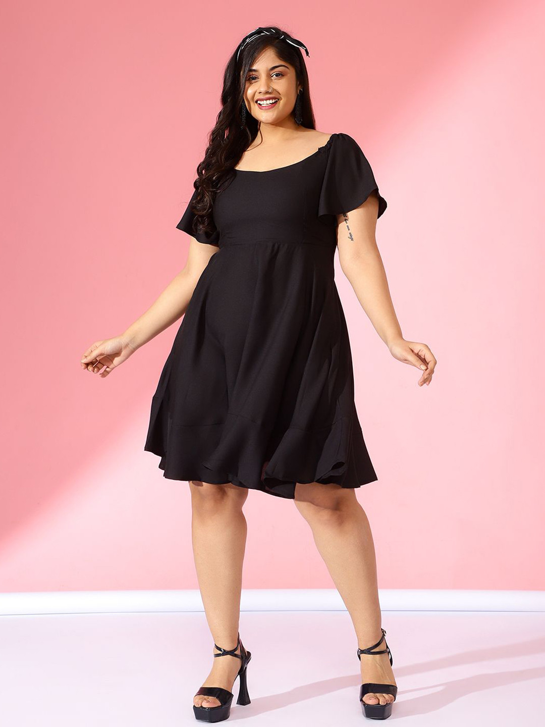 CURVE BY KASSUALLY Women Solid Round Neck Fit & Flare Dress