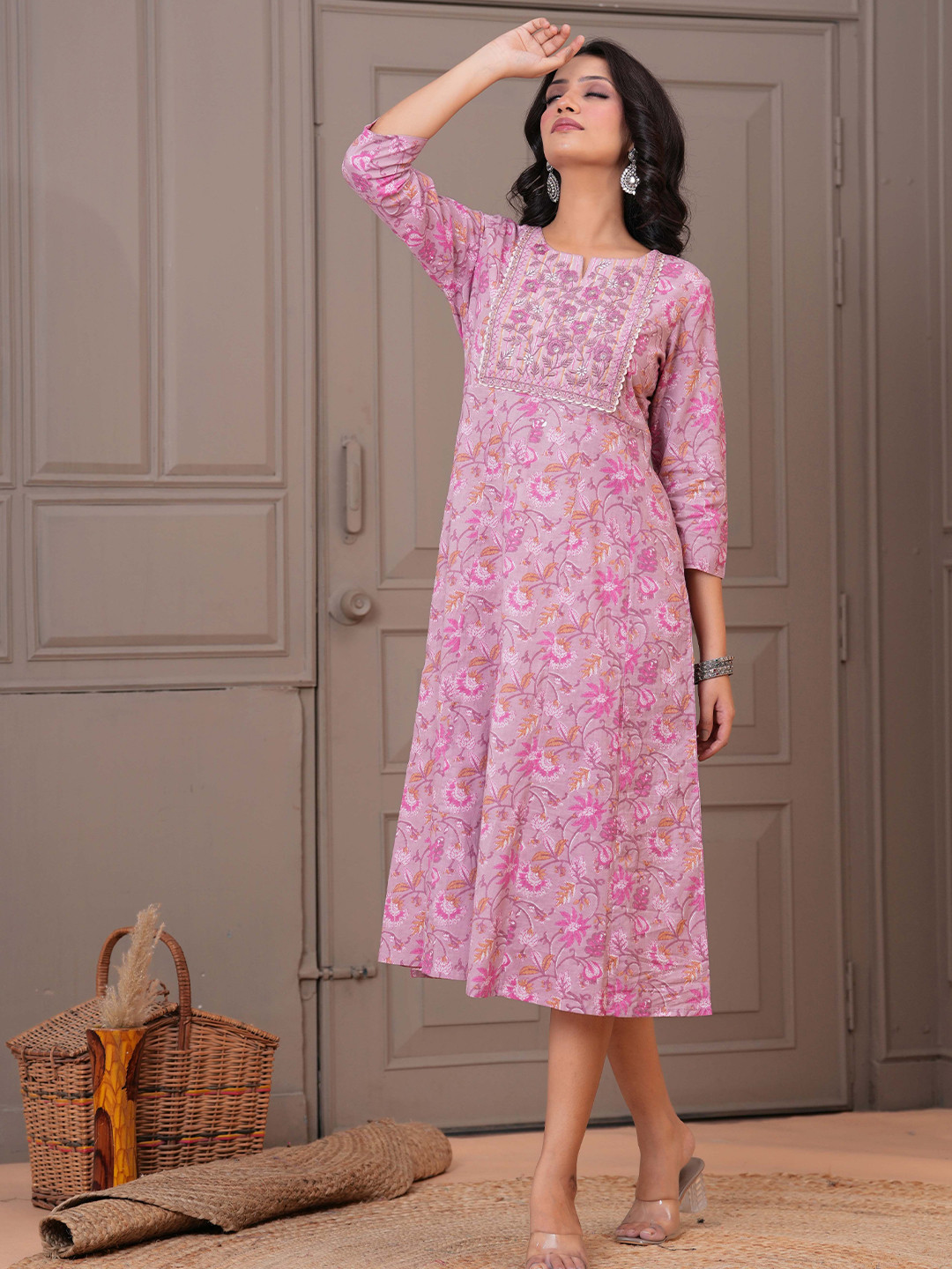 Karaveera Women Floral Print A-Line Midi Dress