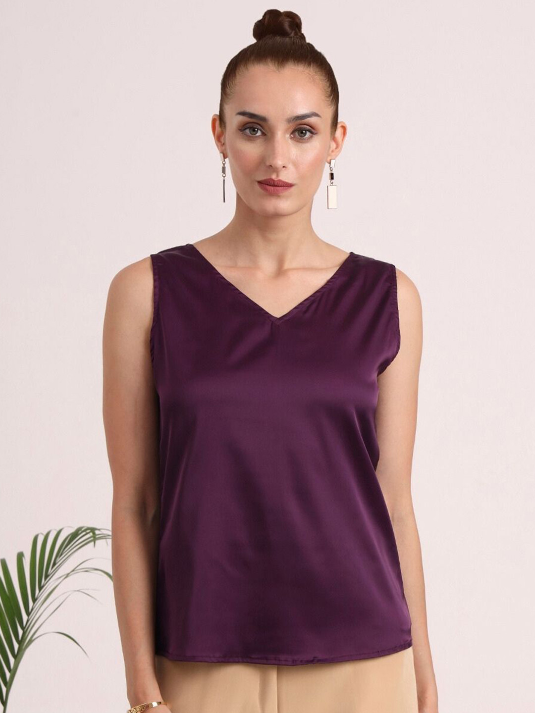 AMSWAN Women European Satin V Neck Sleeveless Top