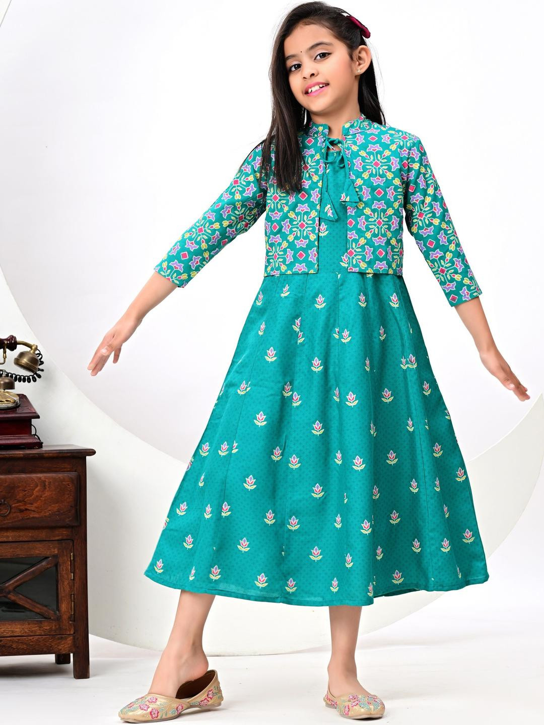 Flyfinns Girls Green Viscose Rayon Clothing Set