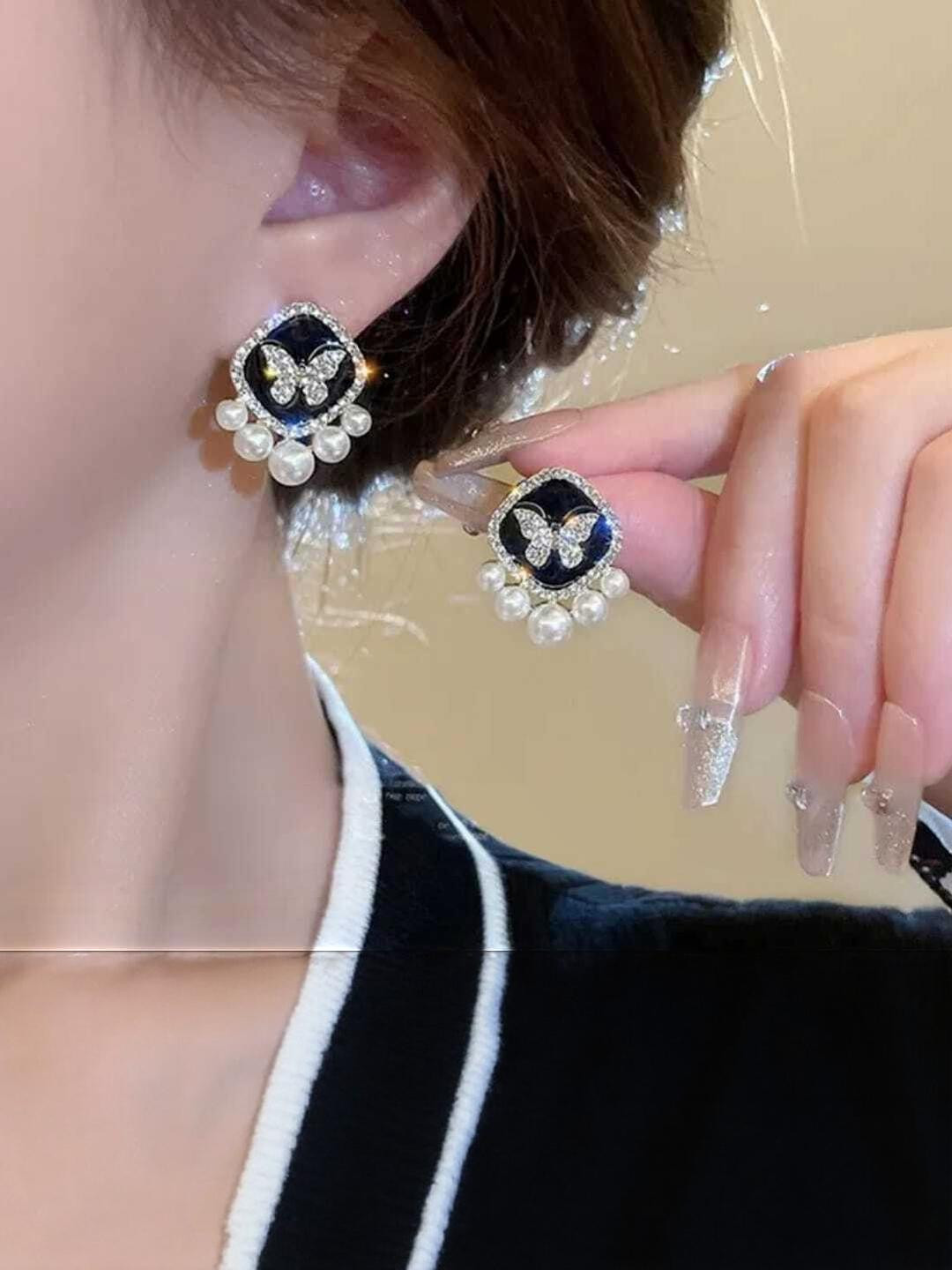 LAKSHYA COLLECTIONS Earrings