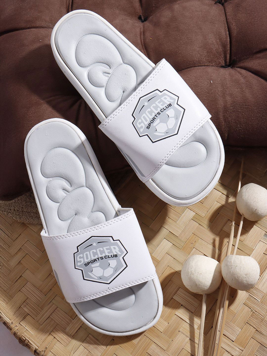 JUMPLITE Women Printed Rexine Outdoor Casual Slider