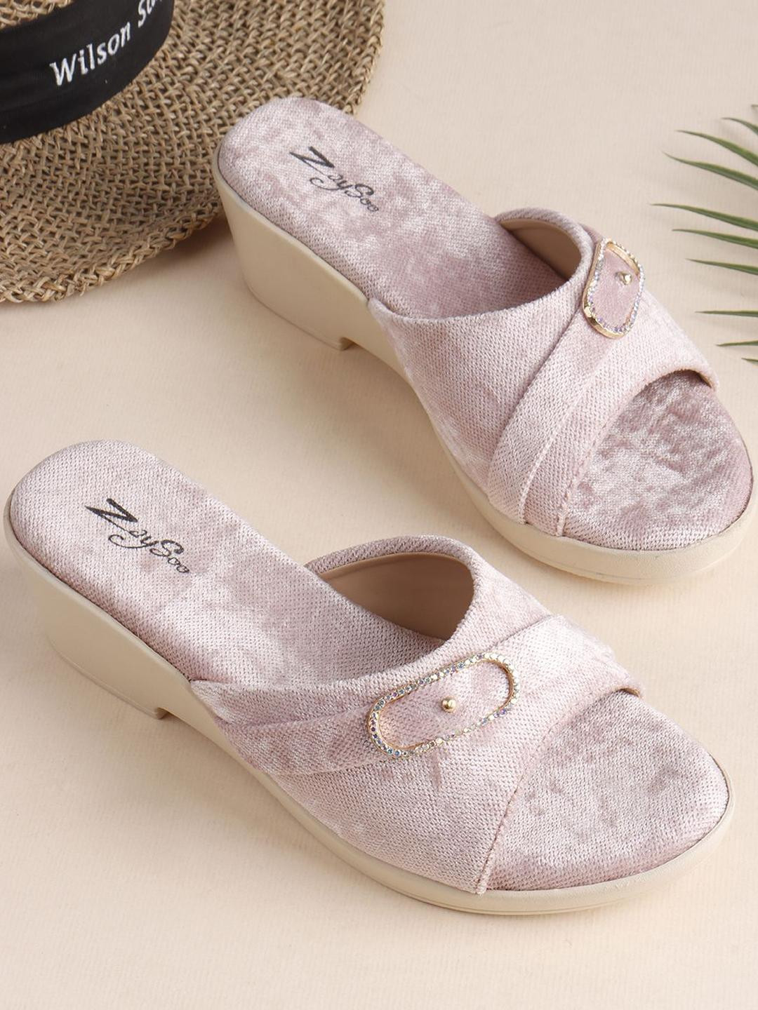 ZAYSOO Women Pink Comfort Sandals