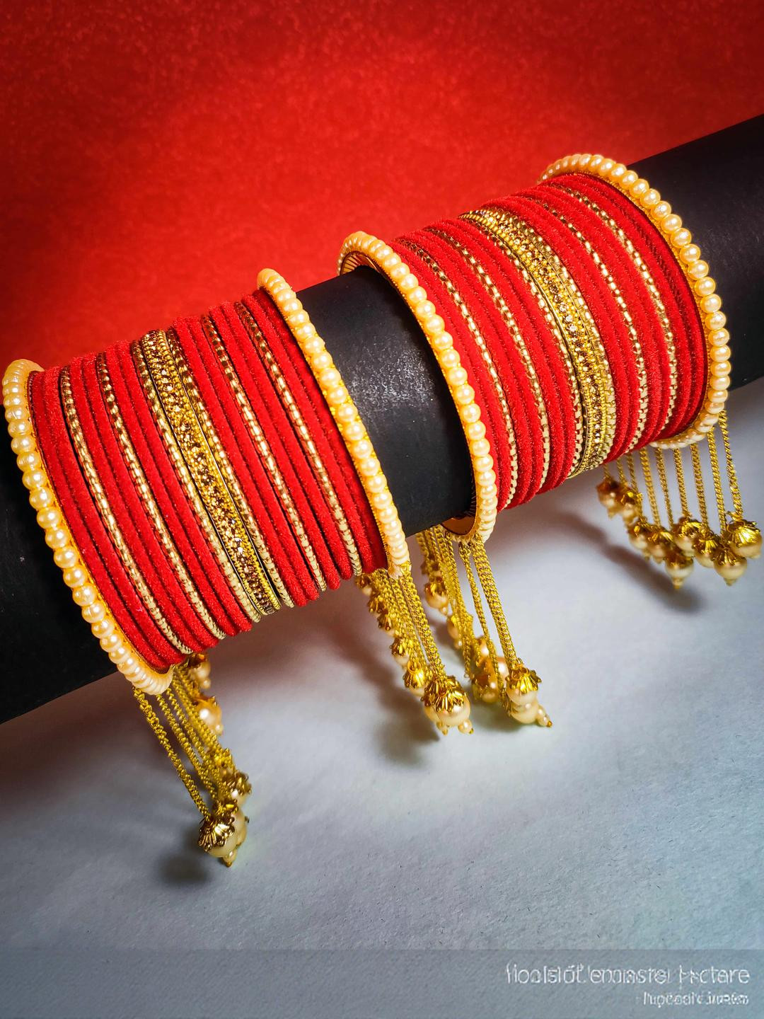 RIJOLI Red Alloy Bangle