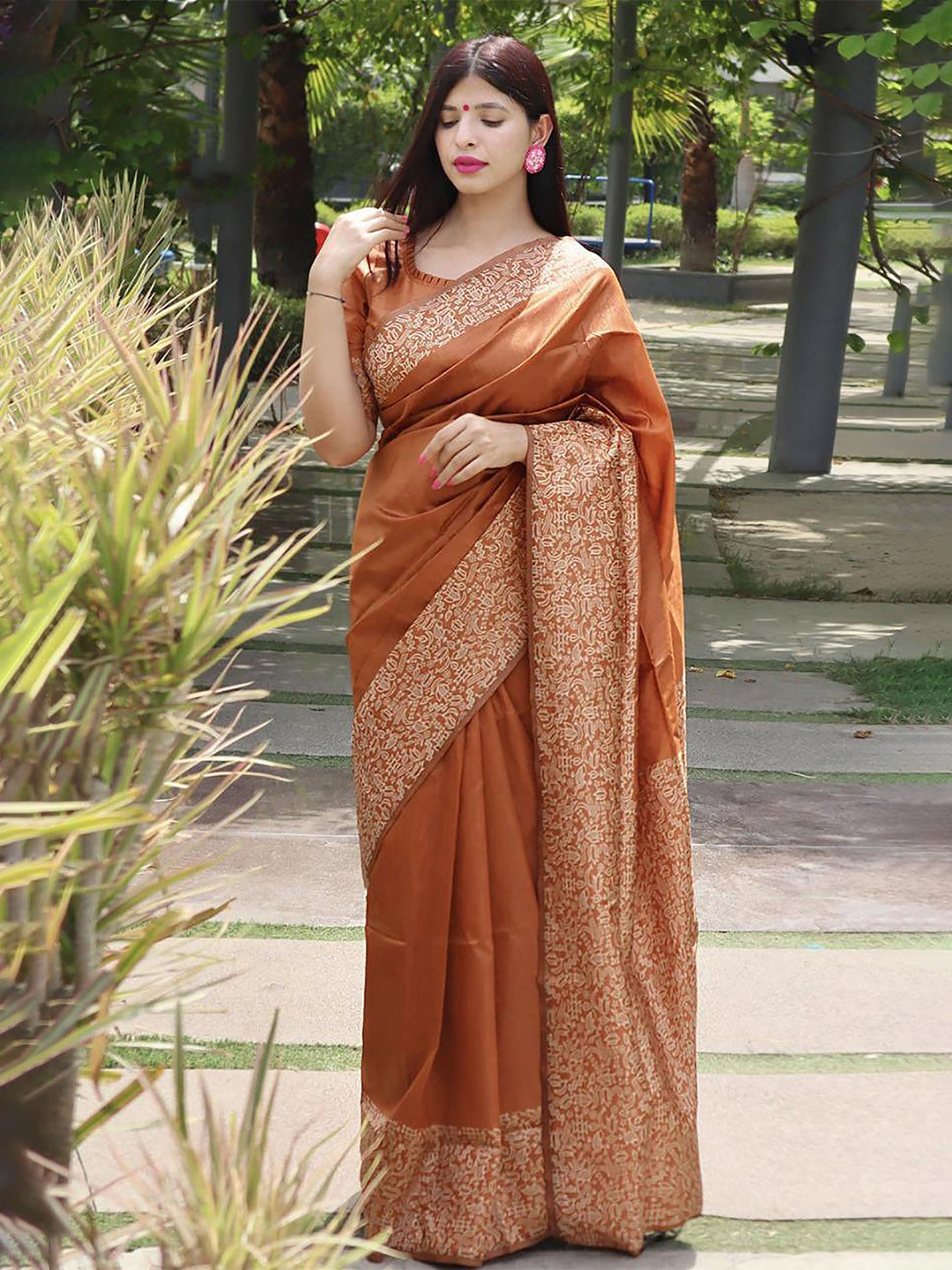 Bigben Textile Woven Design Banarasi Silk Saree