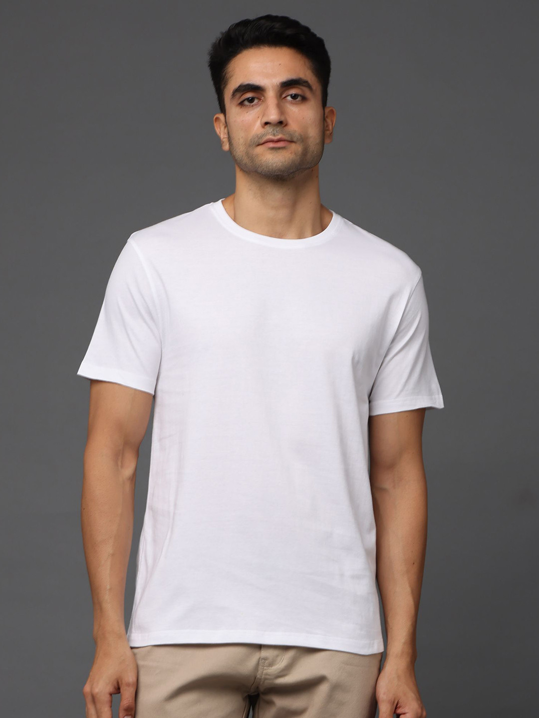 SHOWKEY Men Round Neck Cotton T-shirt