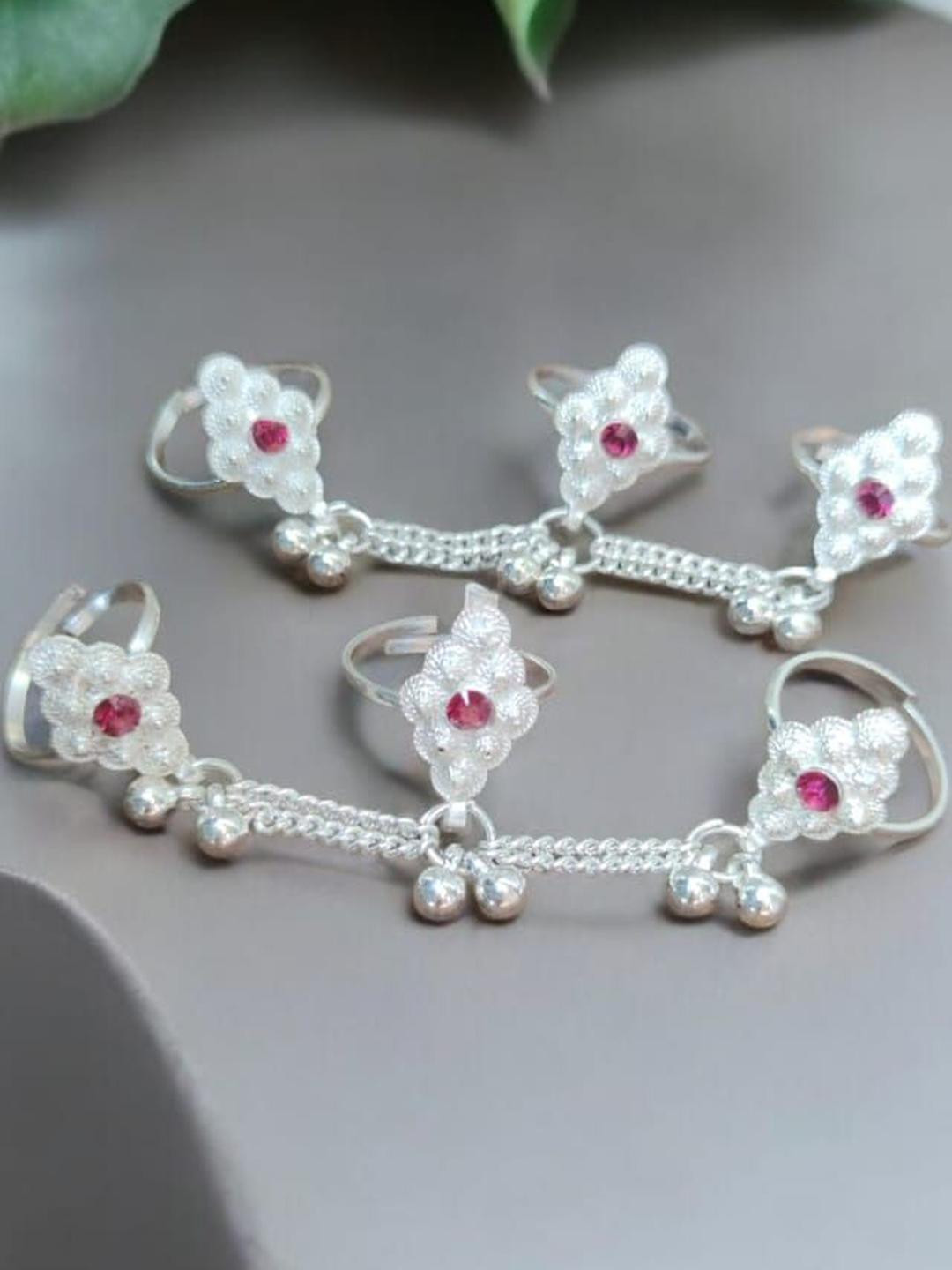 Jaynen Stone Studded Linked Chain Toe Rings