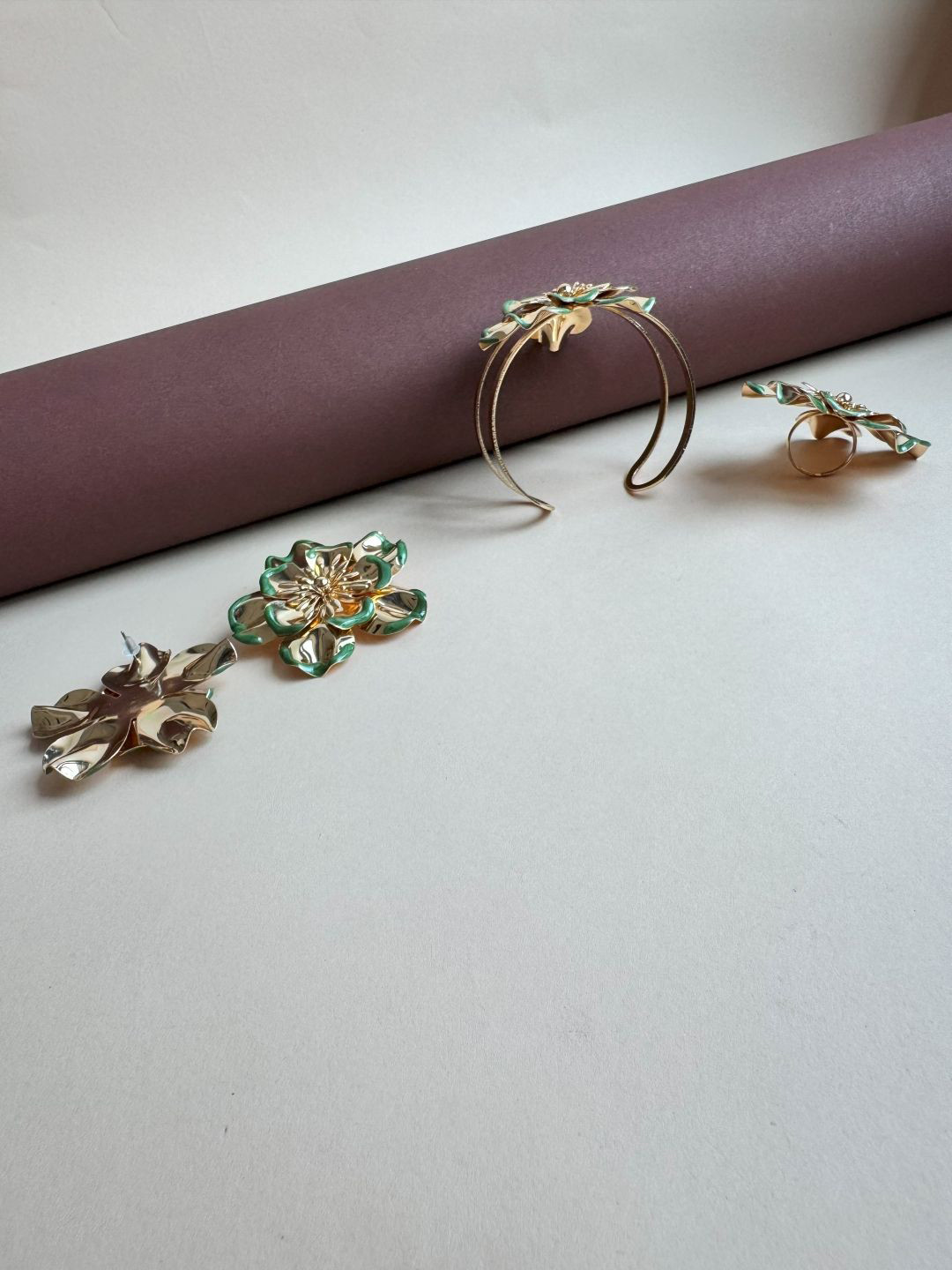 The Jewellery Tale Gold-Plated Floral Jewellery Set