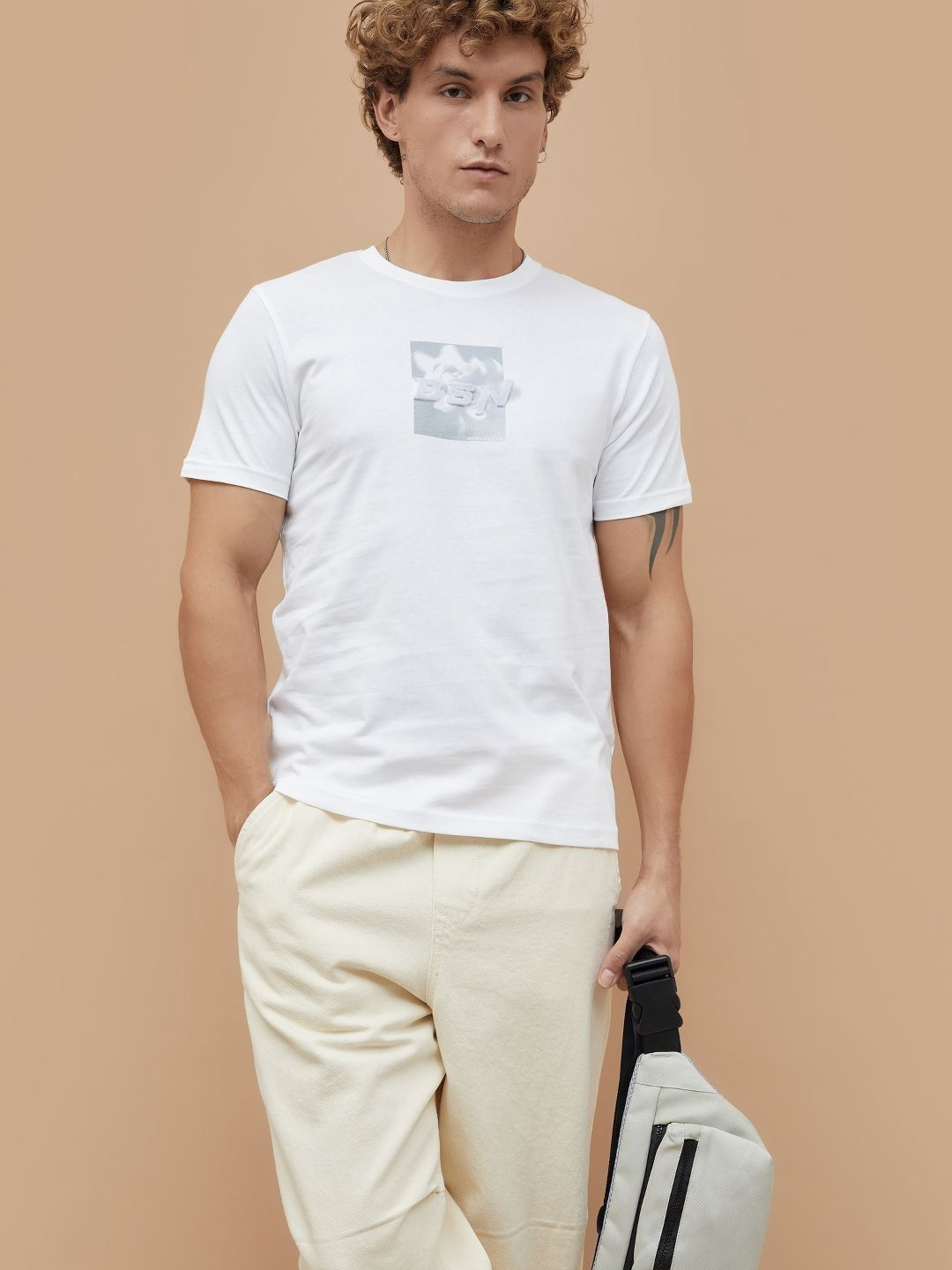 Bossini Men Floral Printed Tropical Applique T-shirt