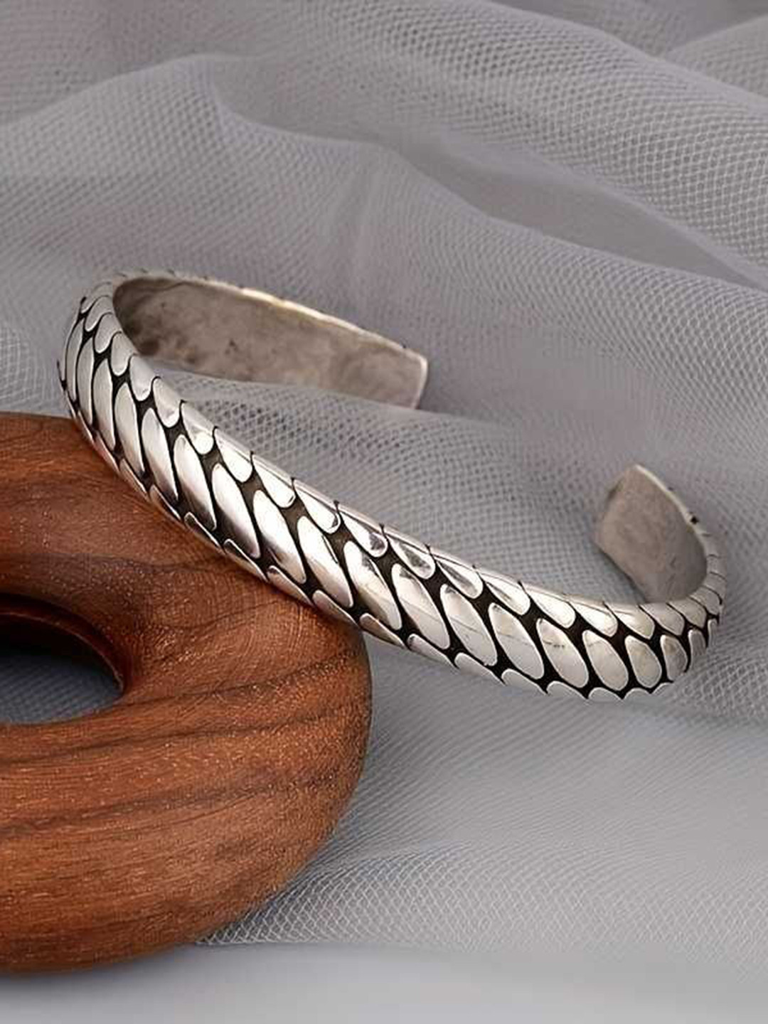 Bling Queen Silver-Plated Engraved Tire Pattern Cuff Bracelet
