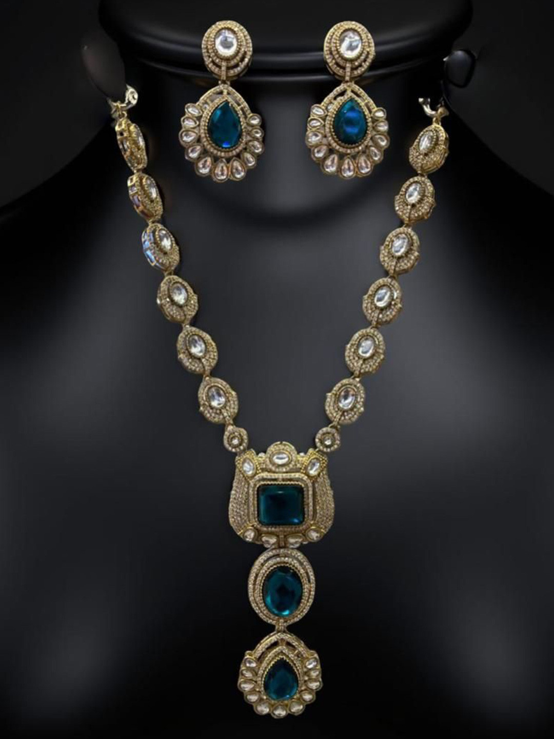WTF - WEAR THE FASHION Victorian-Plated Kundan Studded Jewellery Set