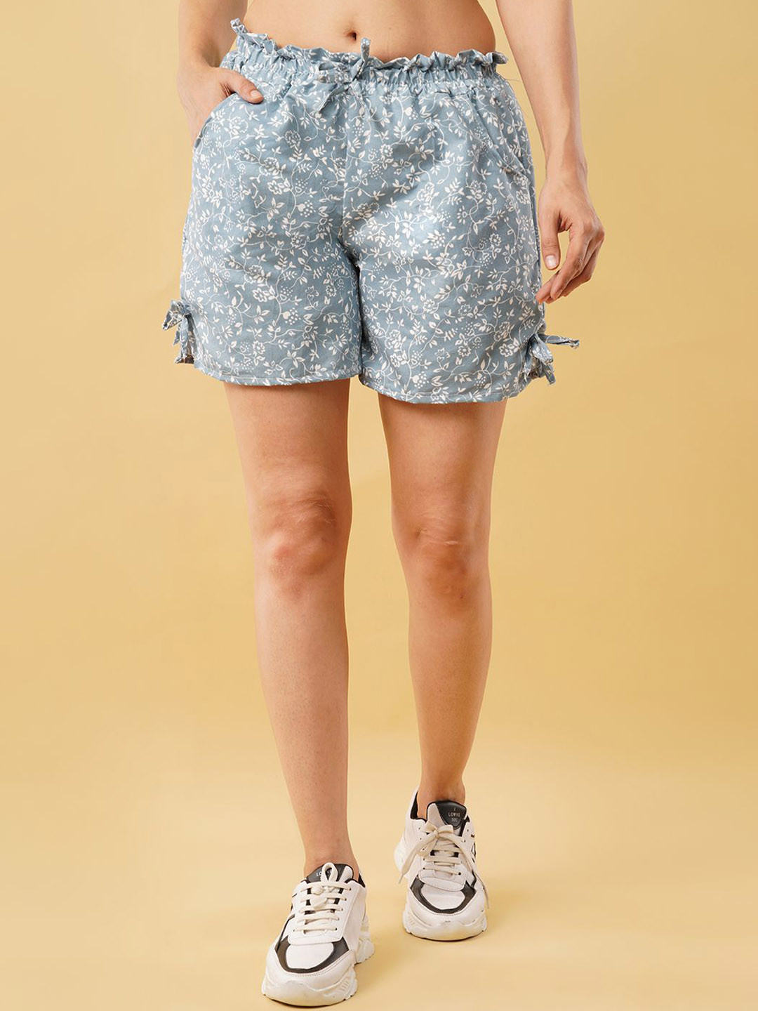 ARJ FASHION Women Floral Printed Regular Fit Shorts