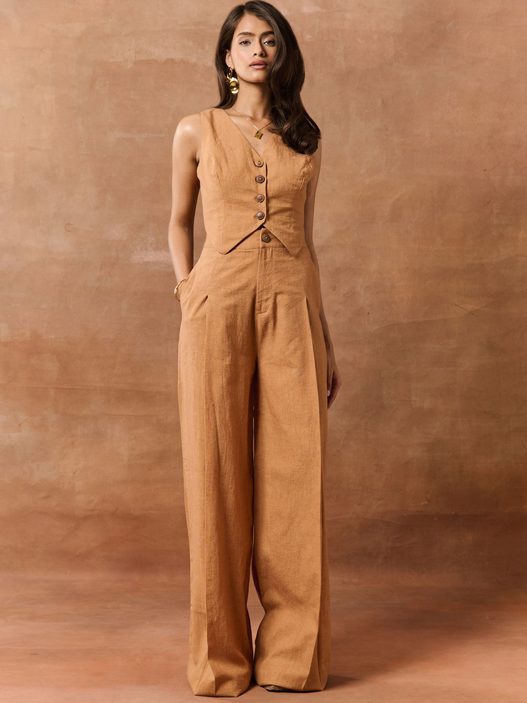 Lea Clothing Co. Isolde Buttoned V-Neck Waistcoat