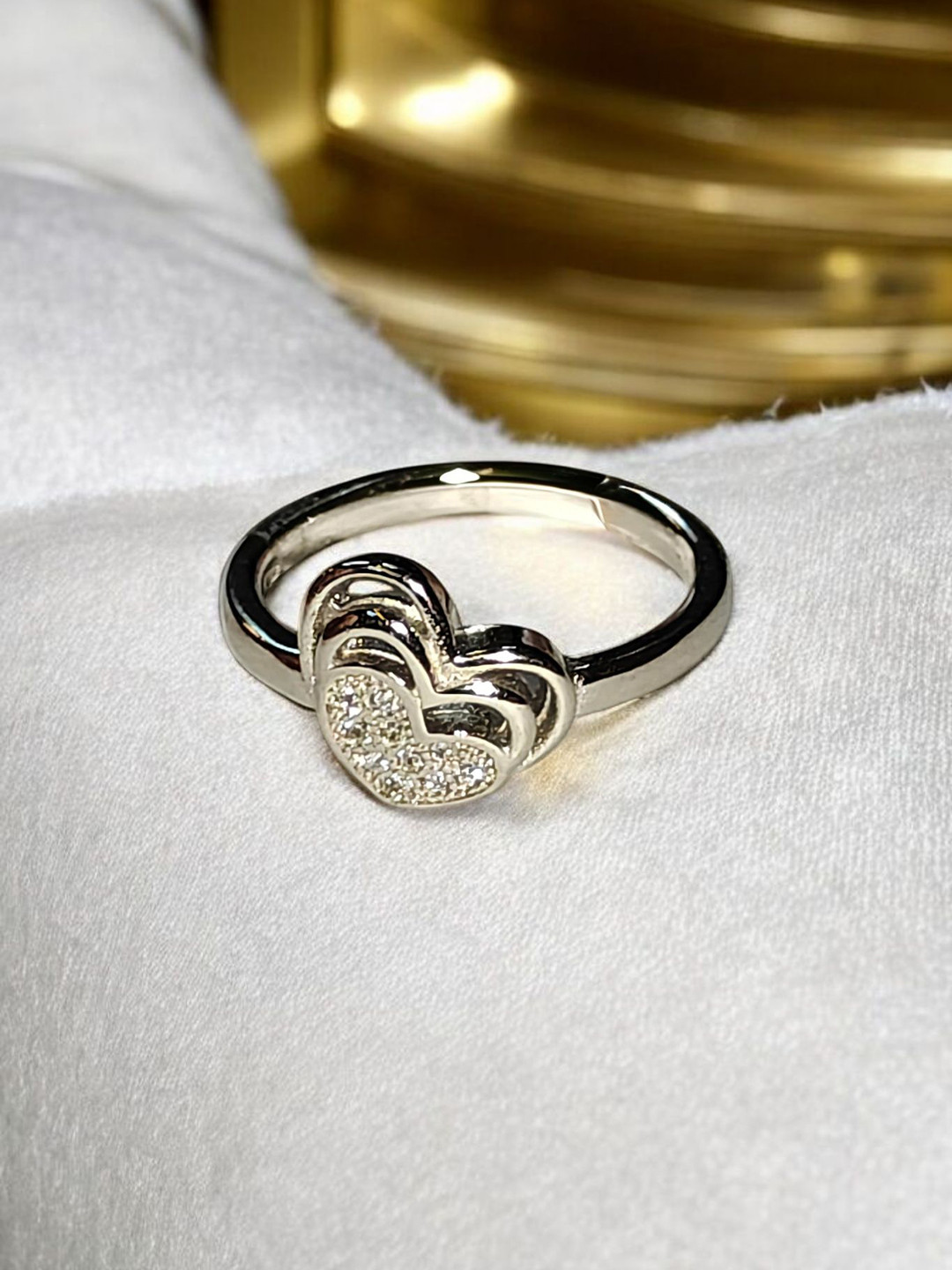 SilverAura 925 Sterling Silver CZ Studded Heart Shape Finger Ring