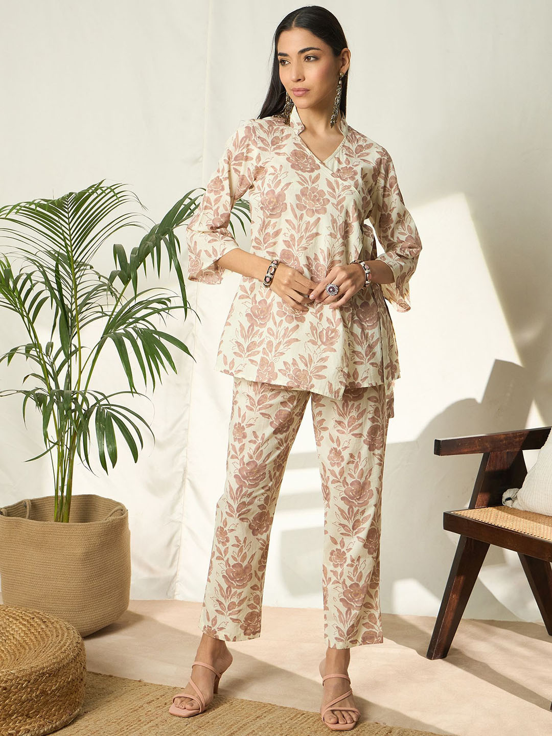 Zenava by Myntra Printed V-Neck Tunic With Trousers Co-Ords