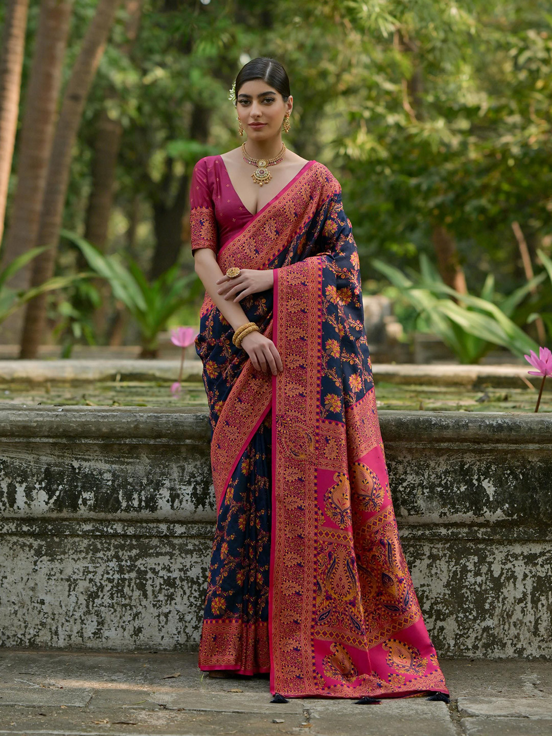 LeeliPeeri Designer Floral Zari Pashmina Designer Saree