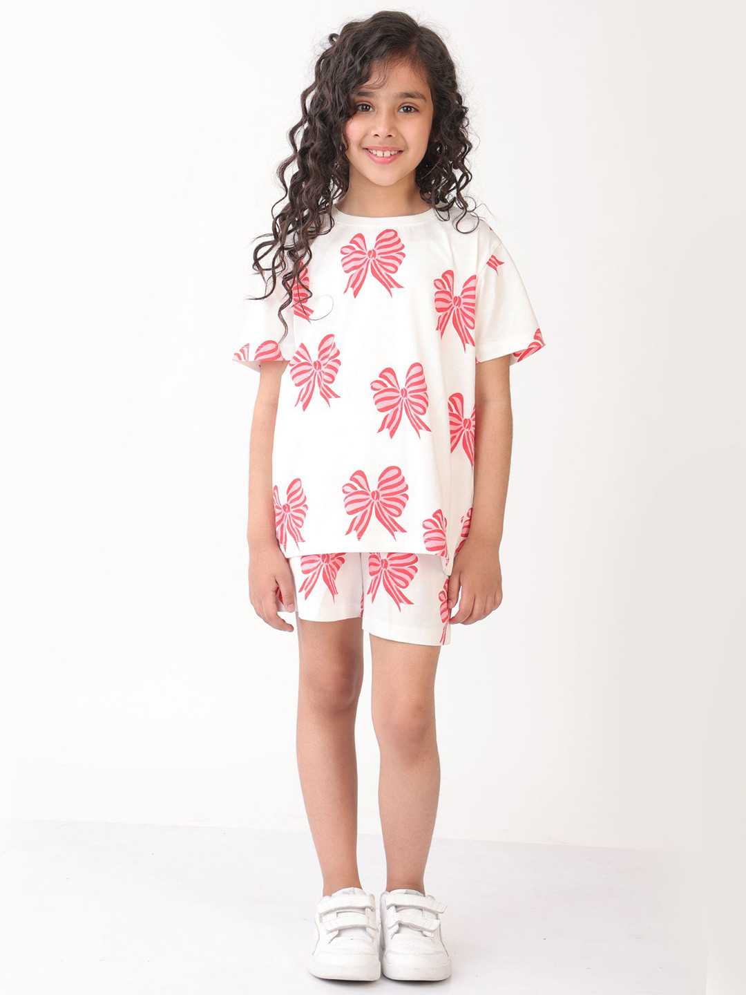 YK kids Girls Pretty Bow Printed T-Shirt & Shorts Clothing Set